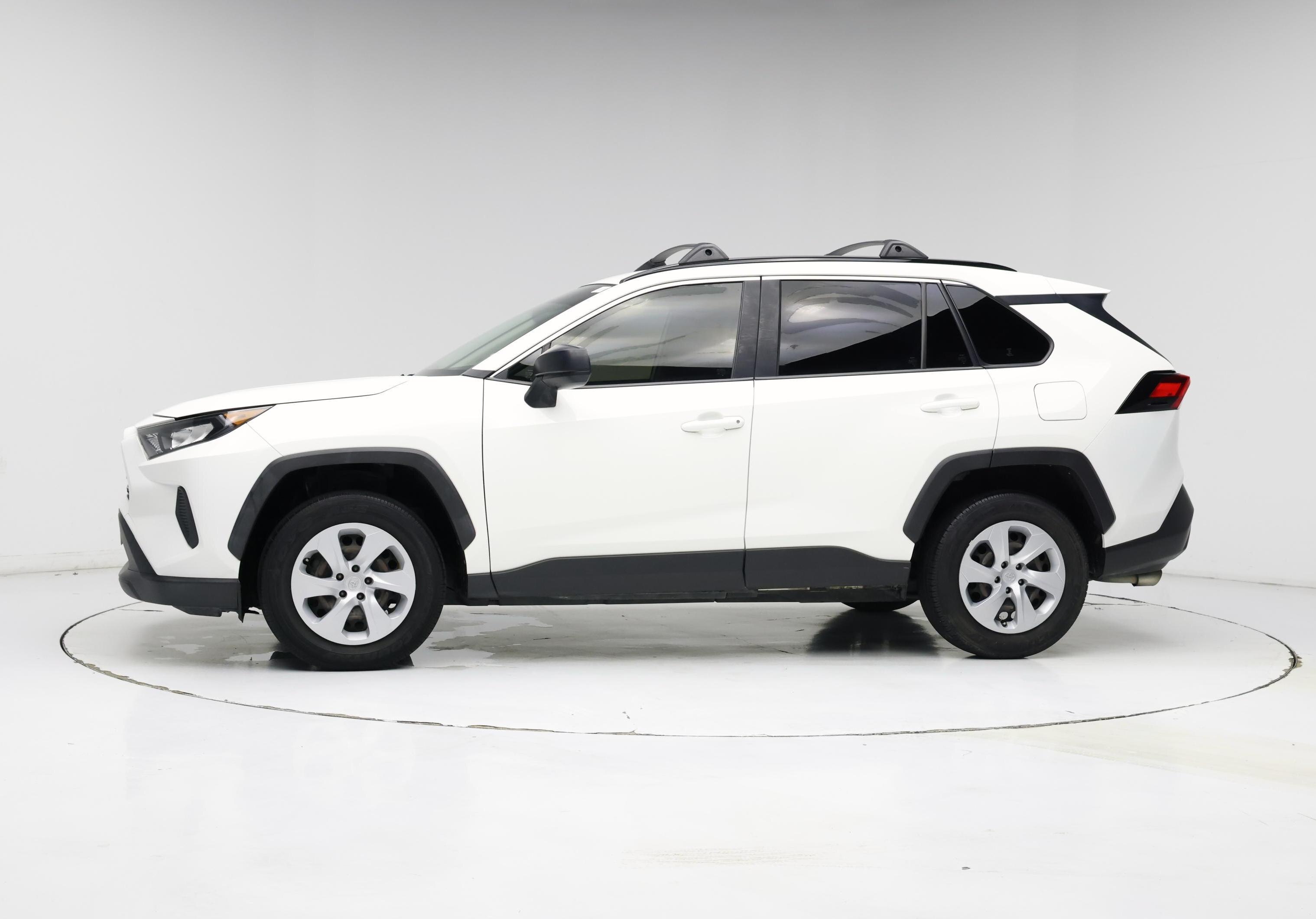 Thumbnail: 2021 Toyota RAV4 - 3