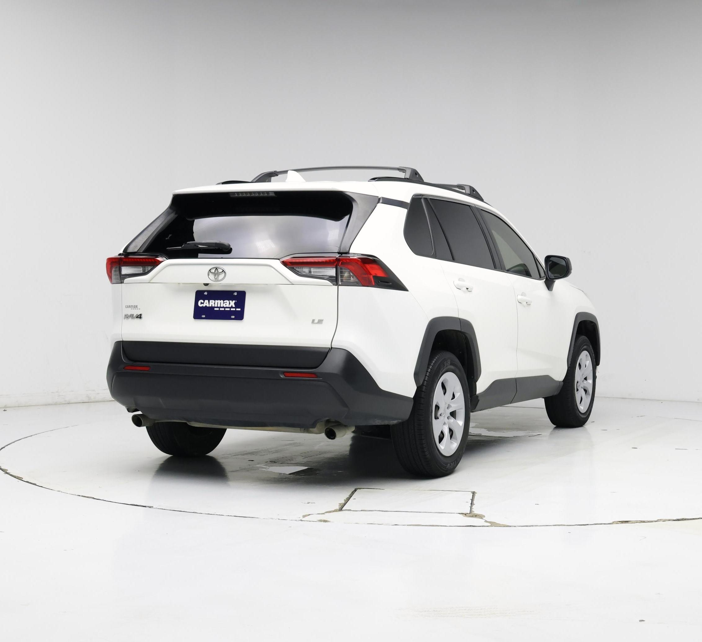 Thumbnail: 2021 Toyota RAV4 - 8