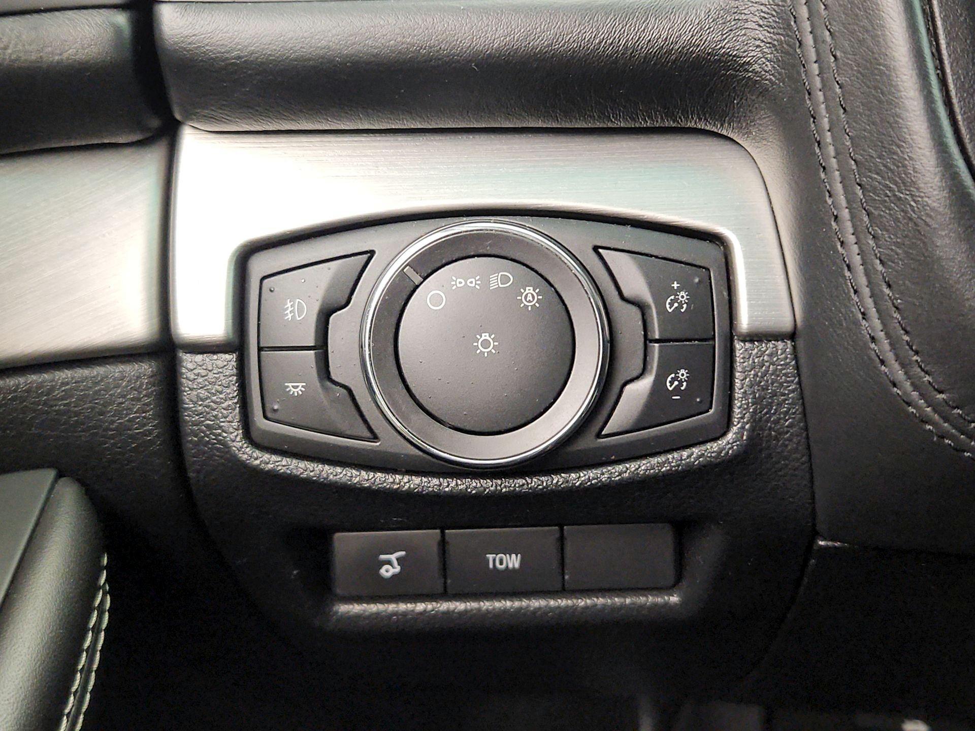 Thumbnail: 2016 Ford Explorer - 13