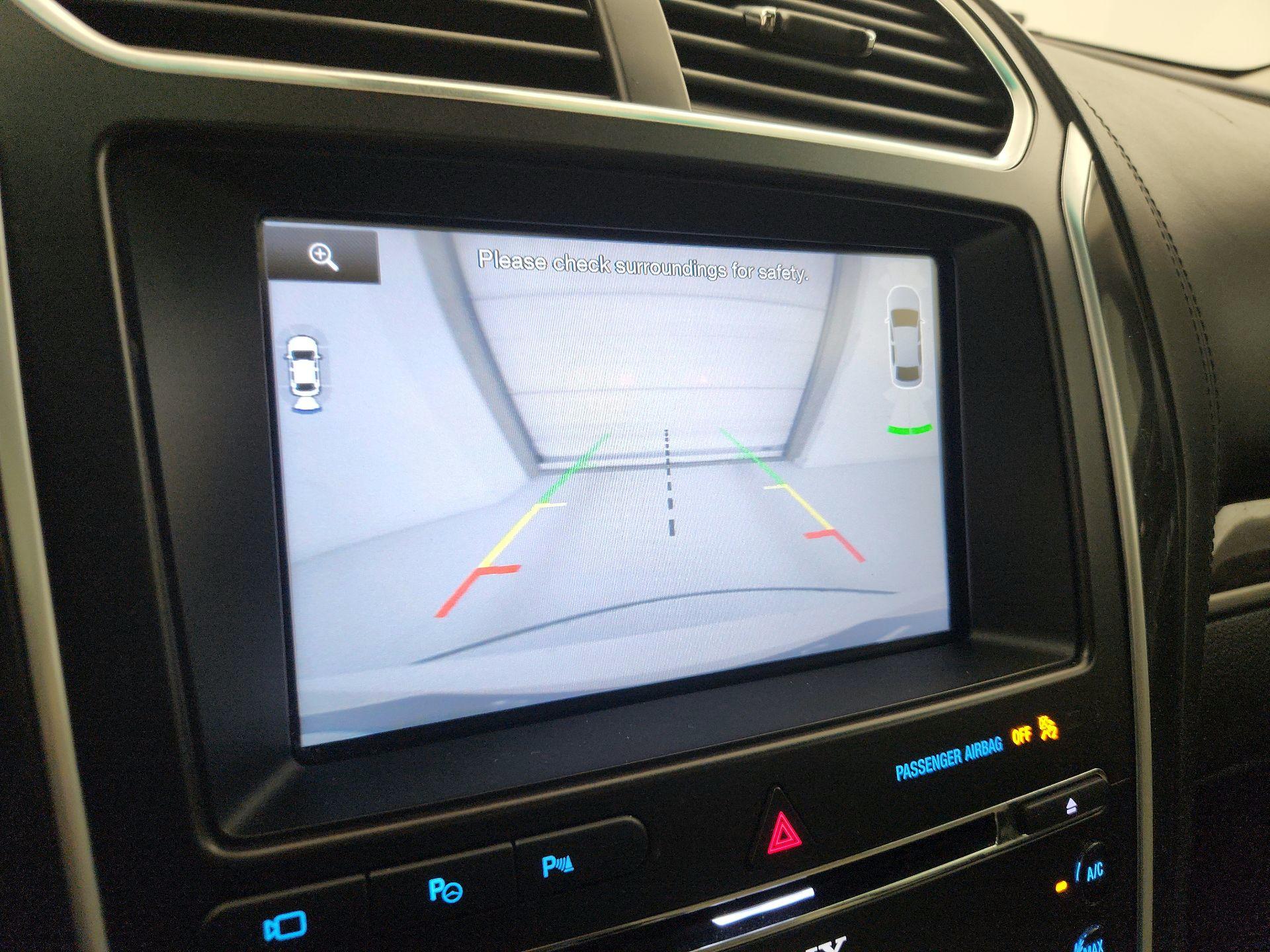 Thumbnail: 2016 Ford Explorer - 14