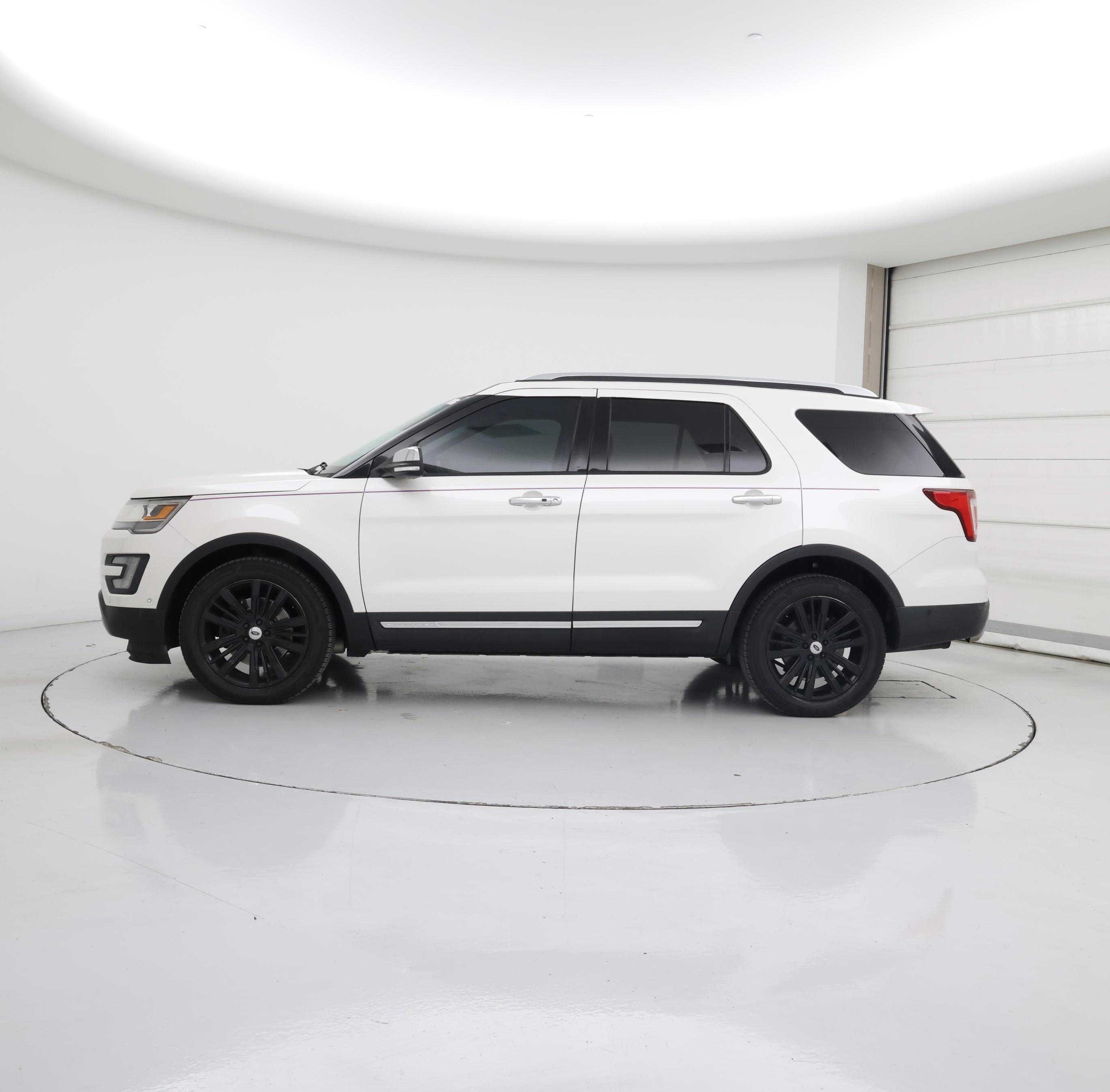 Thumbnail: 2016 Ford Explorer - 3