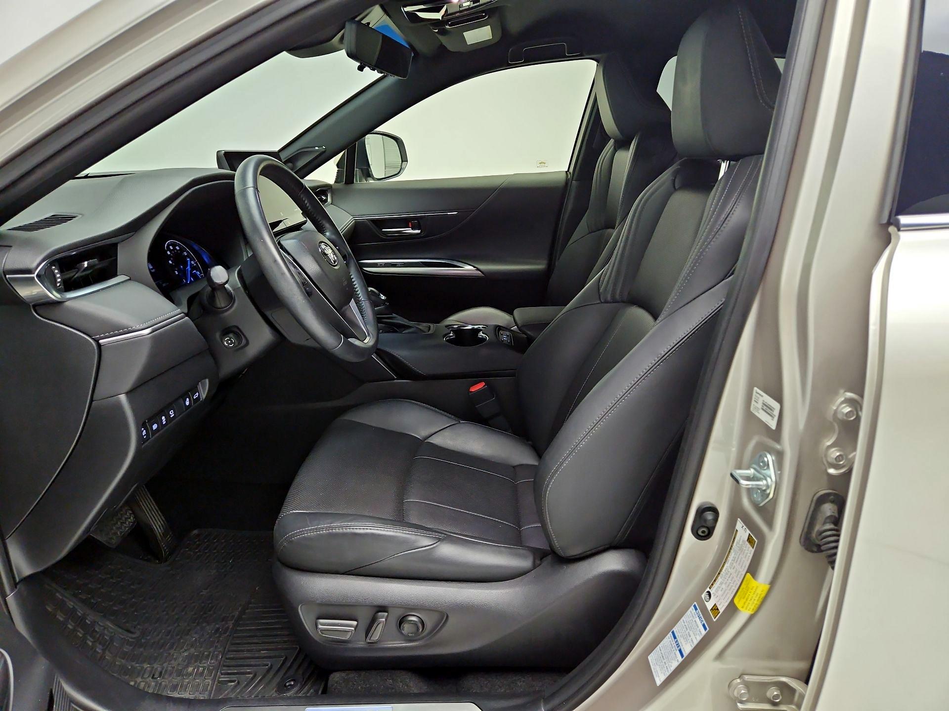 Thumbnail: 2021 Toyota Venza - 11