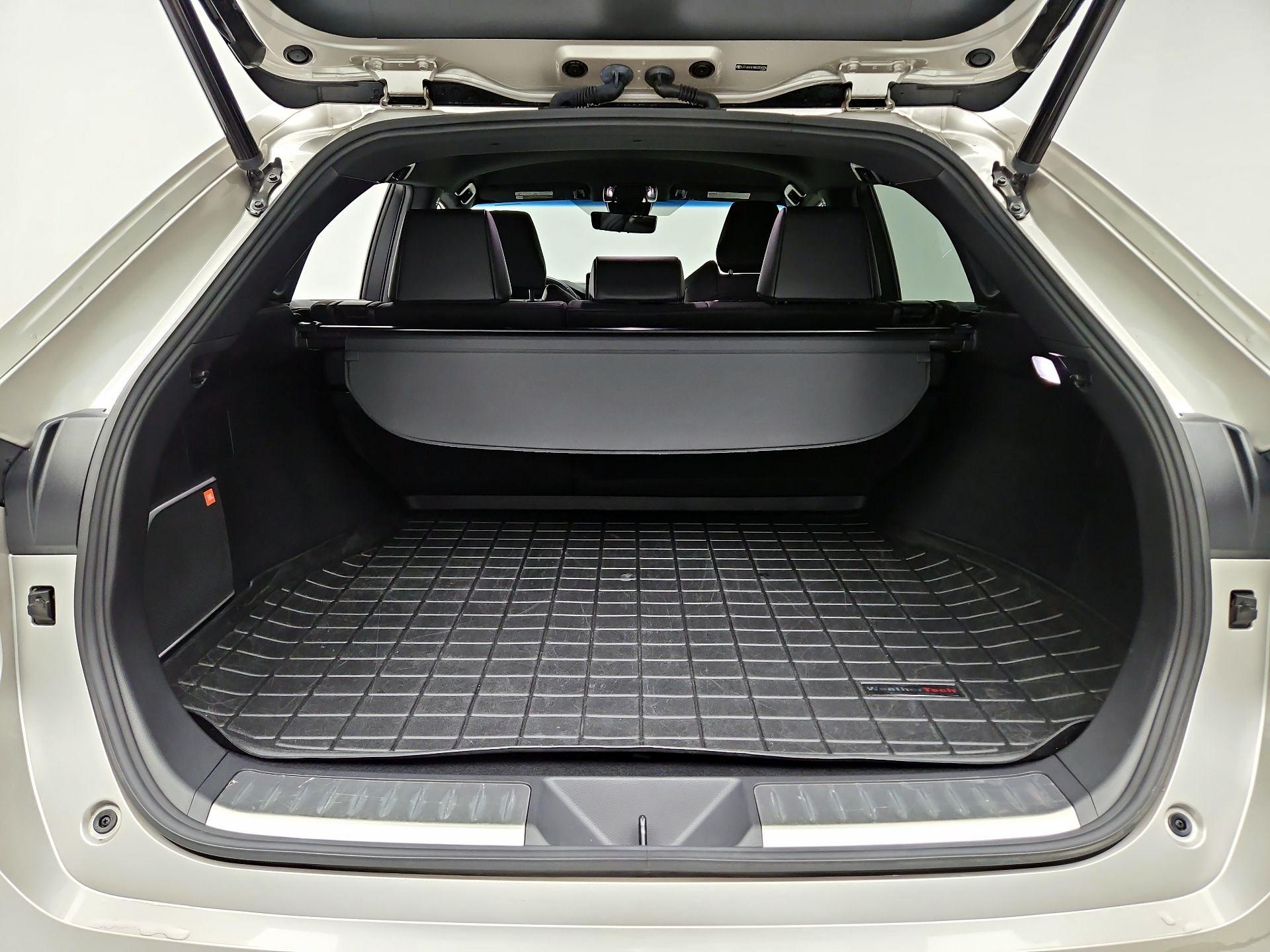 Thumbnail: 2021 Toyota Venza - 20