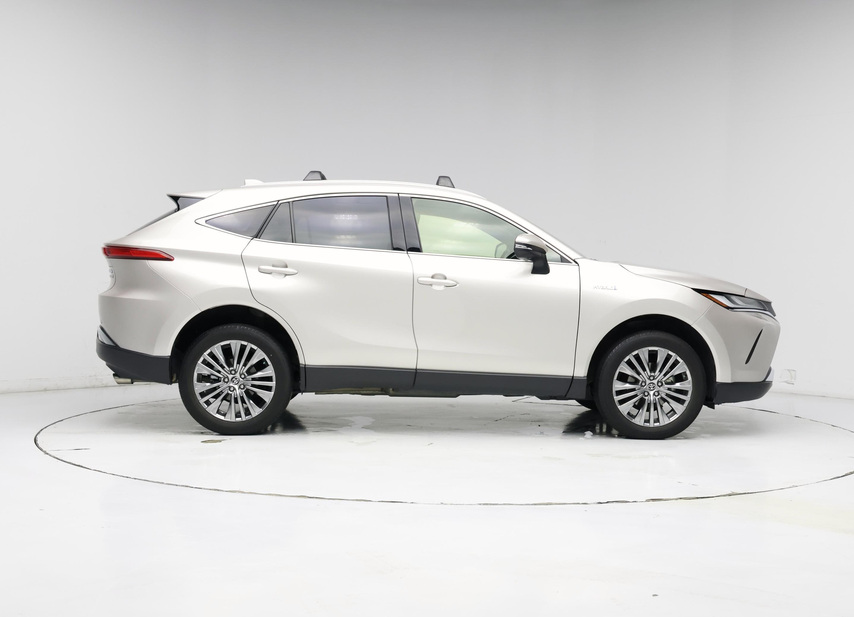 Thumbnail: 2021 Toyota Venza - 7