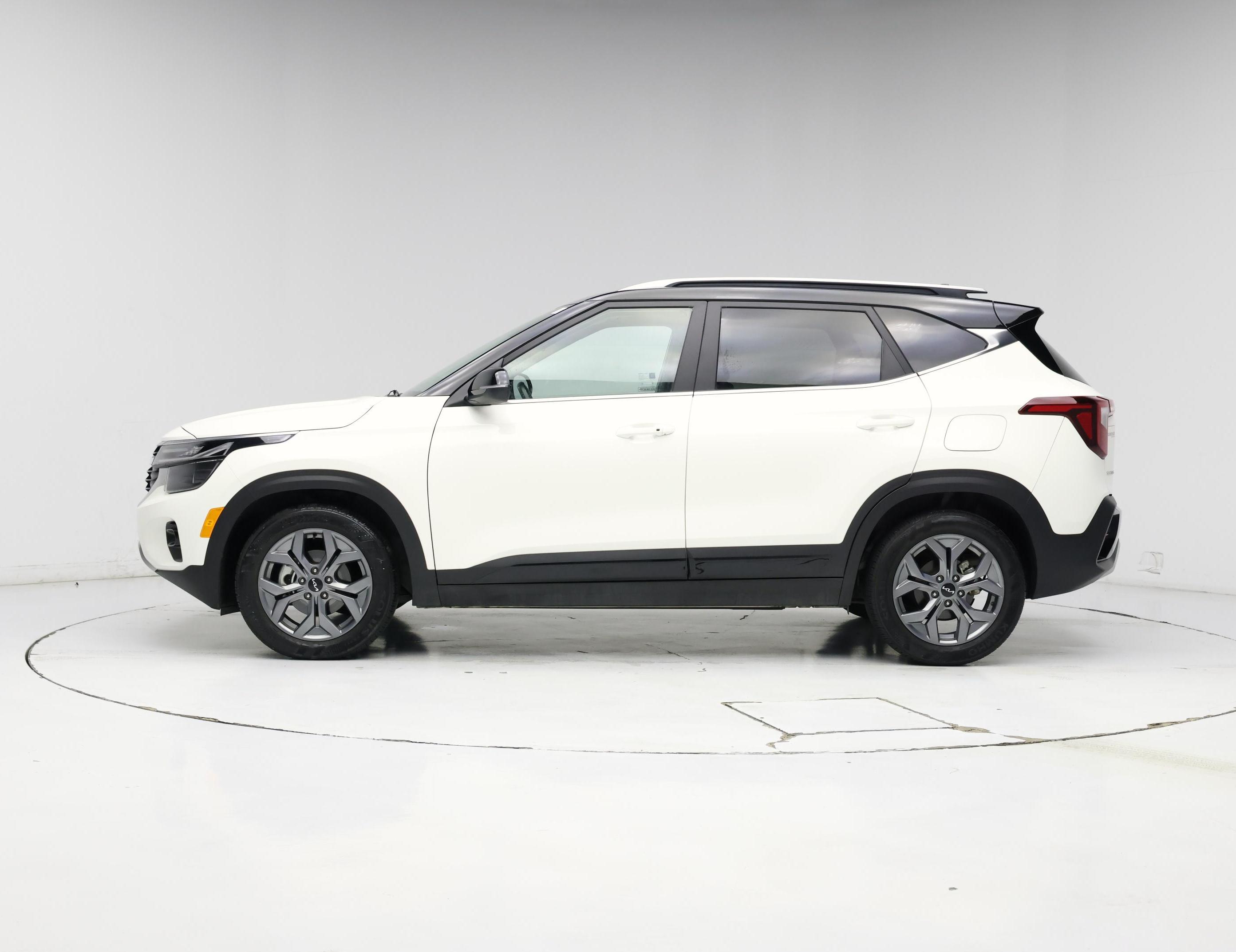 Thumbnail: 2024 Kia Seltos - 3