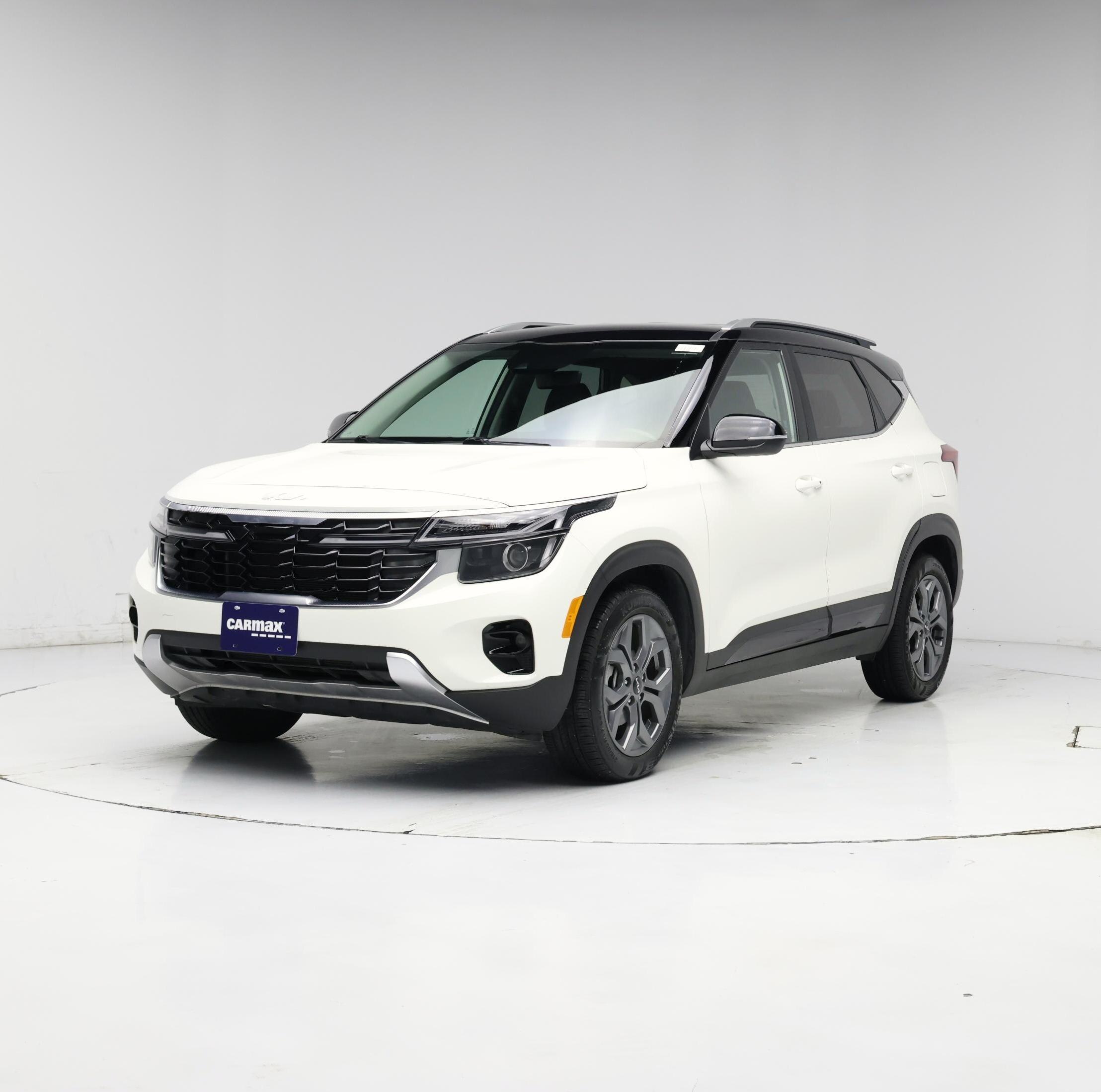 Thumbnail: 2024 Kia Seltos - 4