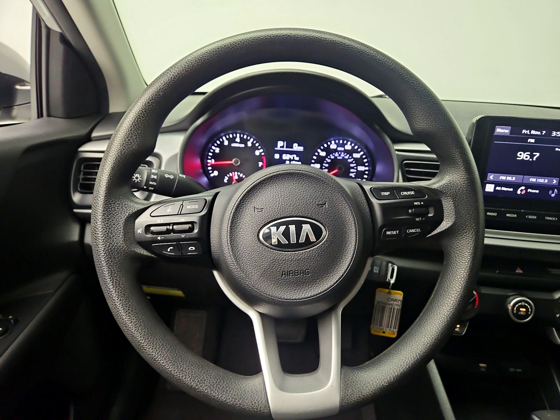 Thumbnail: 2021 Kia Rio - 10