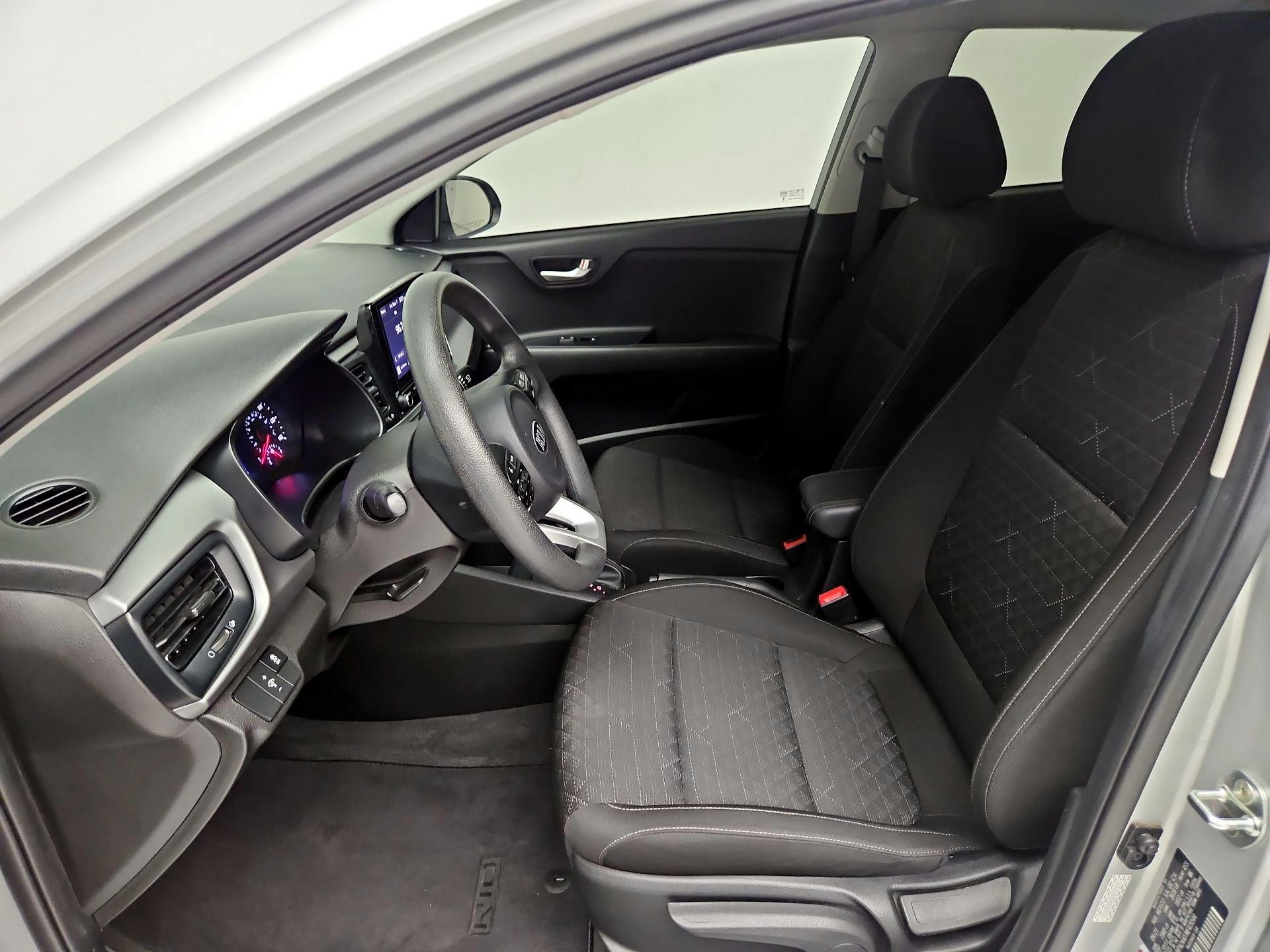 Thumbnail: 2021 Kia Rio - 11