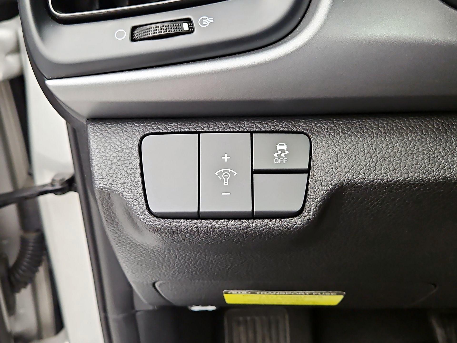 Thumbnail: 2021 Kia Rio - 13