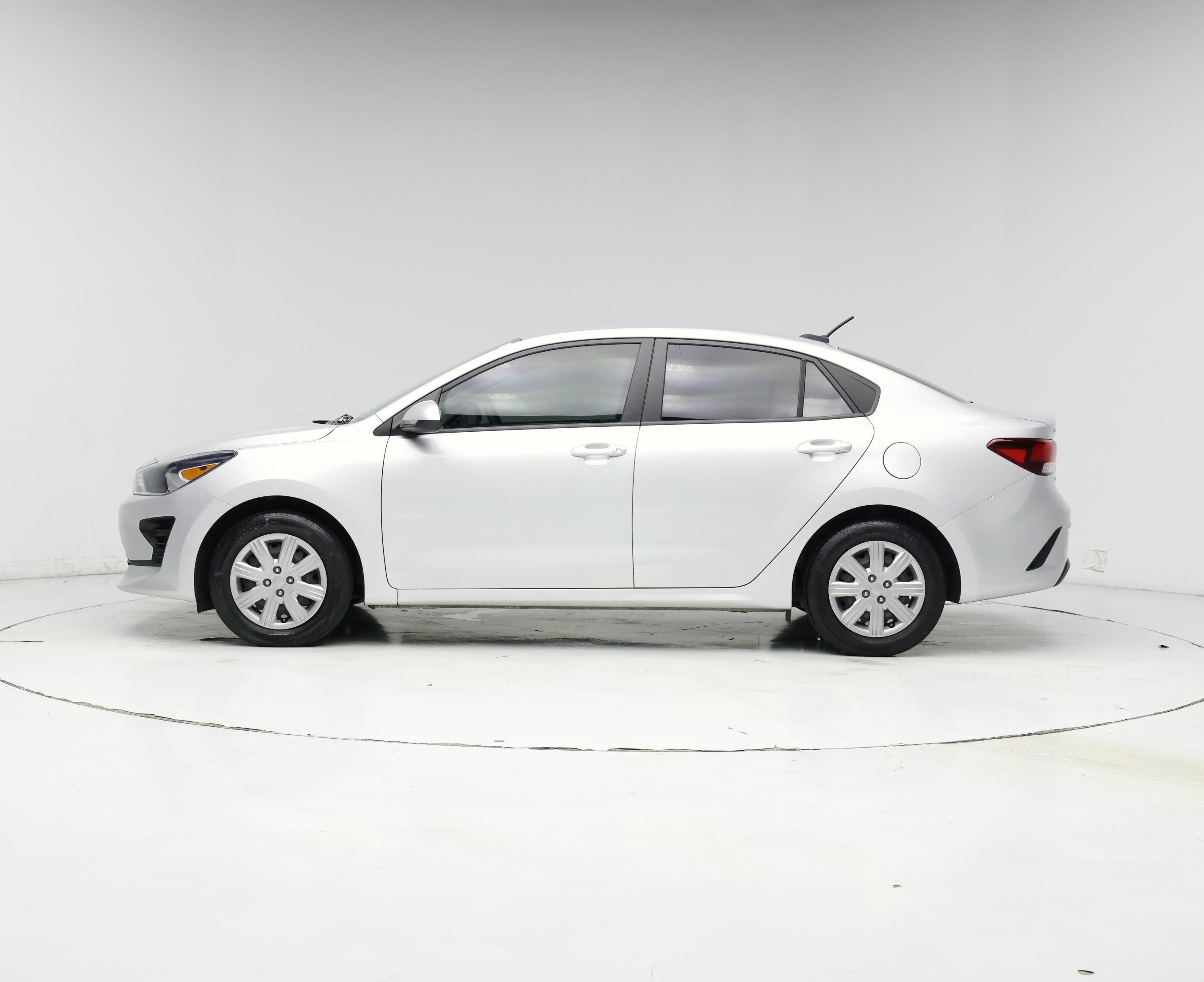 Thumbnail: 2021 Kia Rio - 3