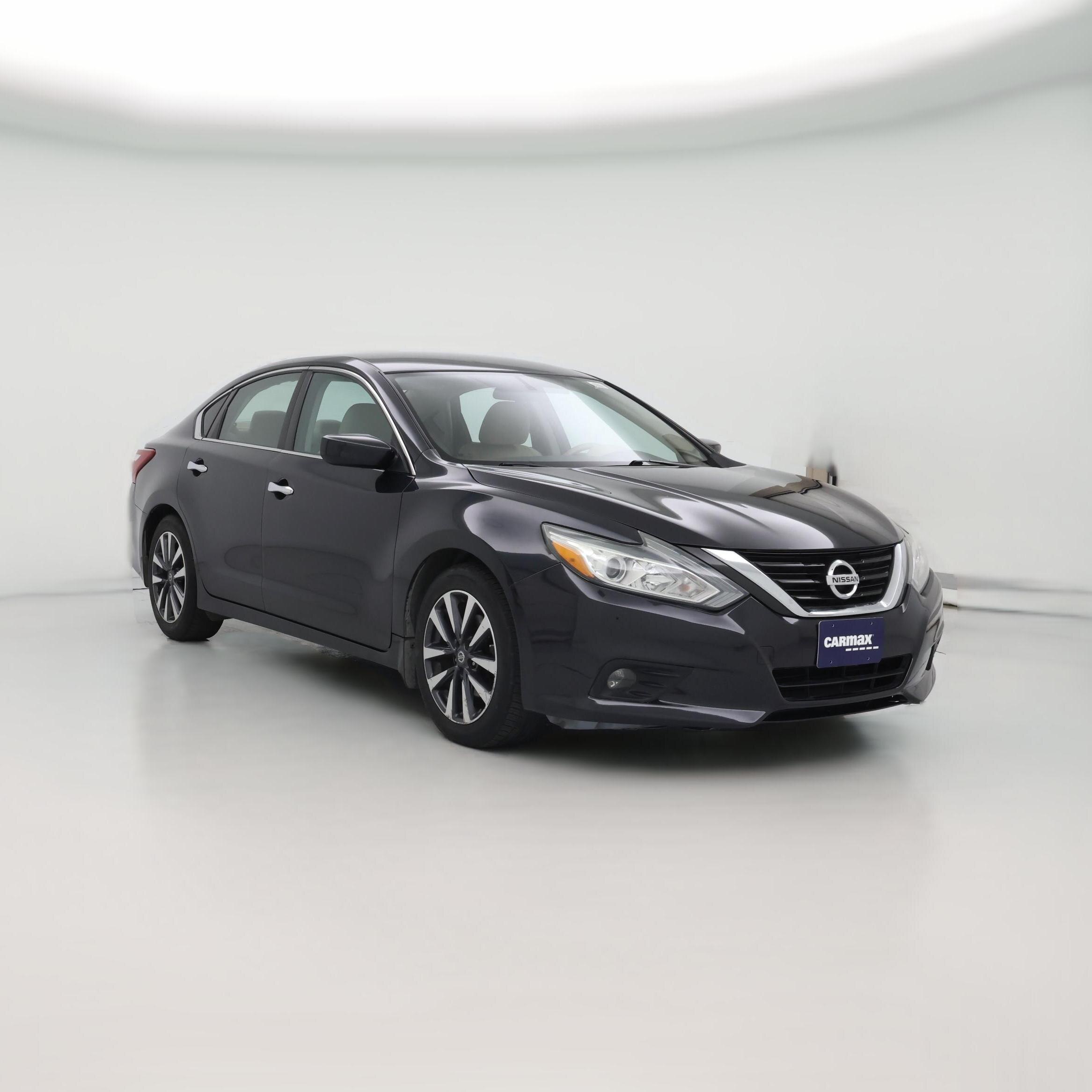 Thumbnail: 2017 Nissan Altima - 1