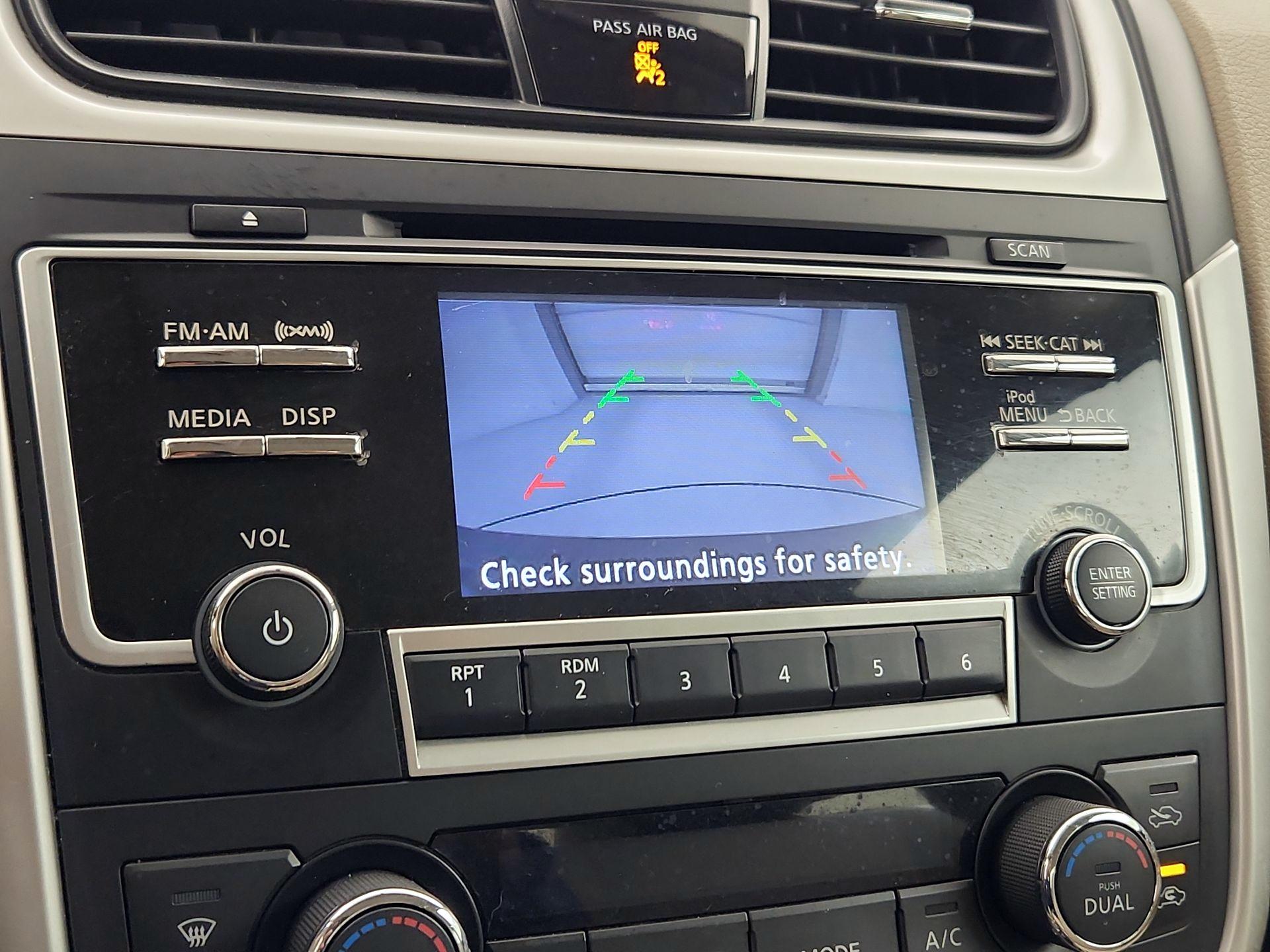 Thumbnail: 2017 Nissan Altima - 14