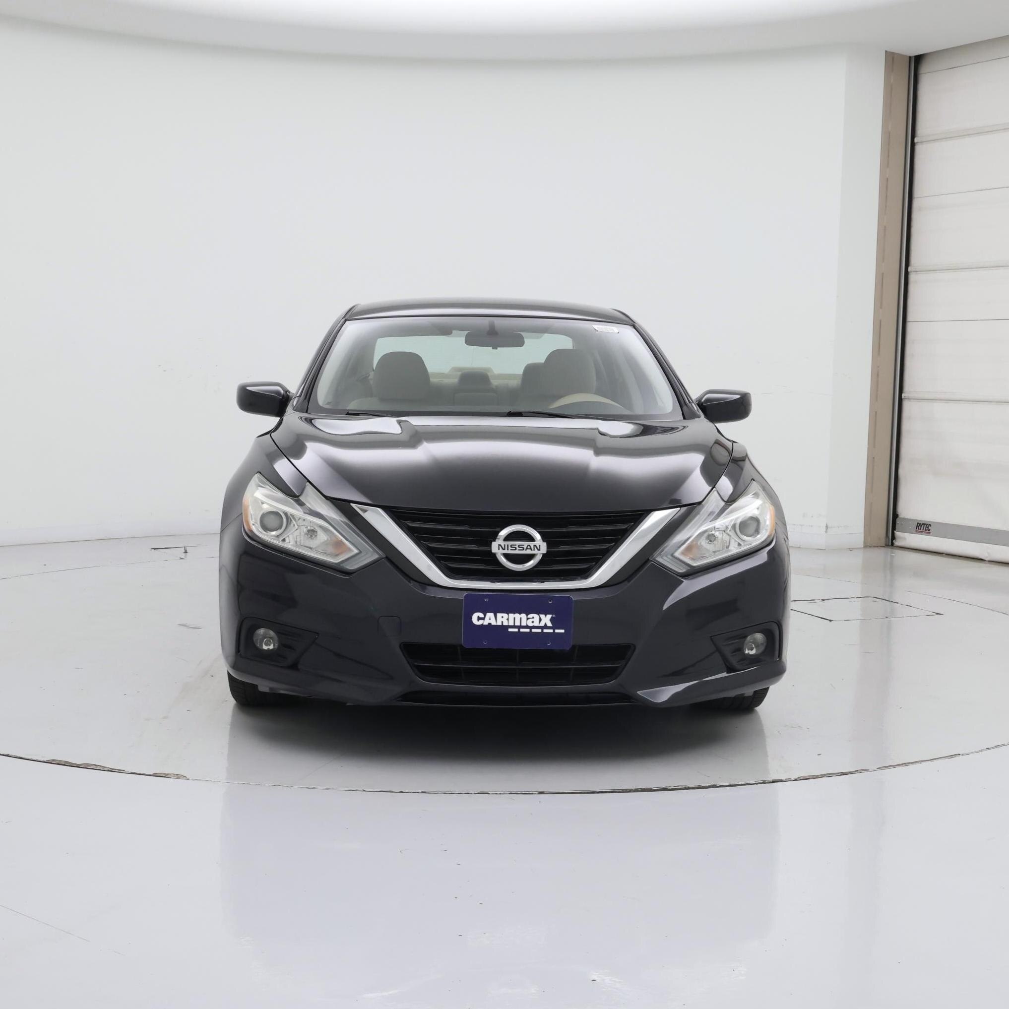 Thumbnail: 2017 Nissan Altima - 5