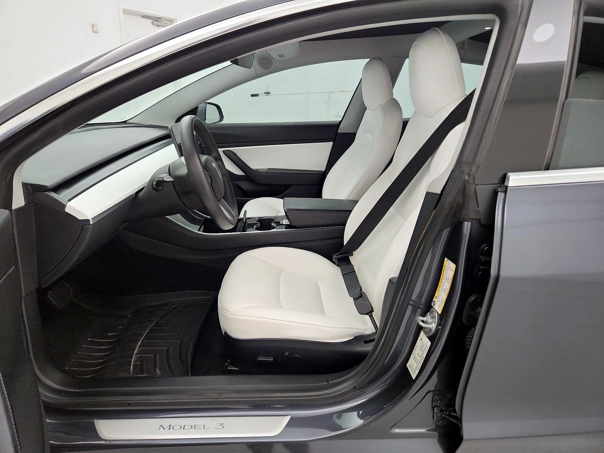 Thumbnail: 2020 Tesla Model 3 - 11