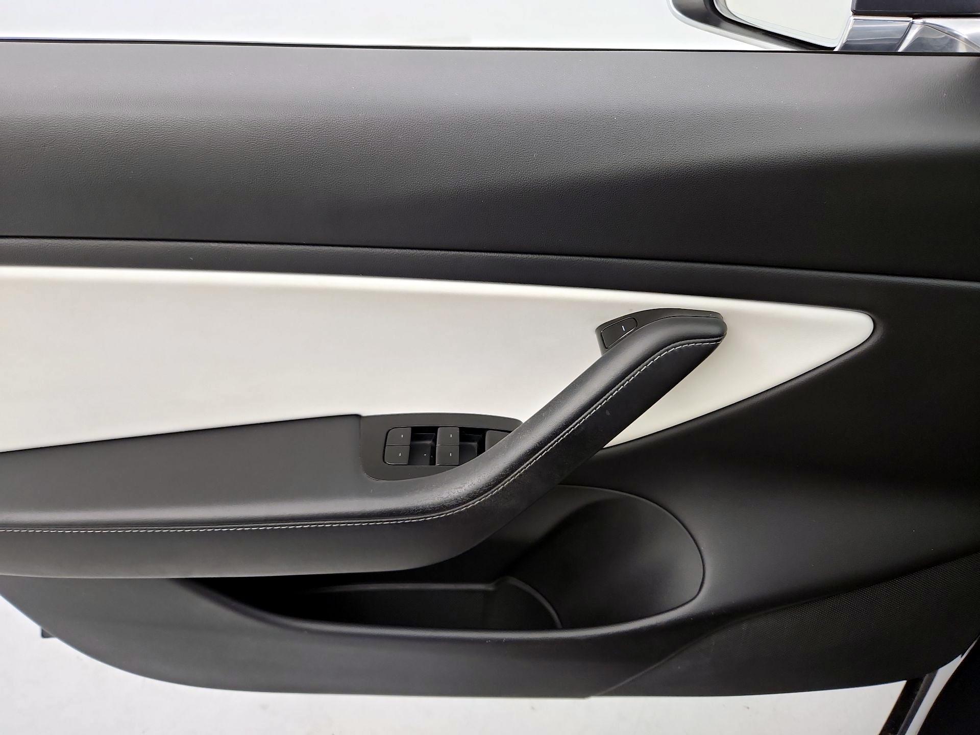 Thumbnail: 2020 Tesla Model 3 - 12