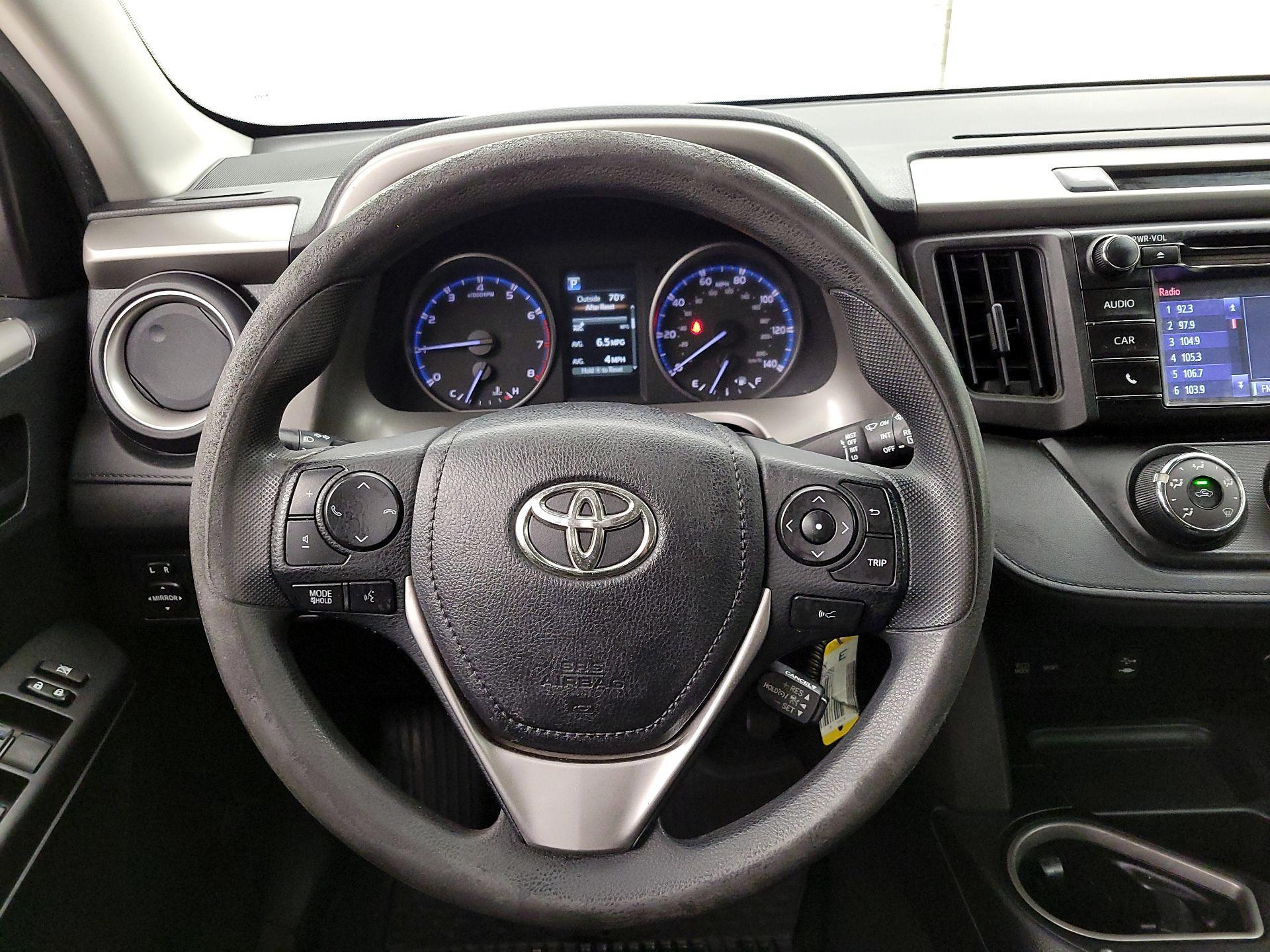 Thumbnail: 2018 Toyota RAV4 - 10