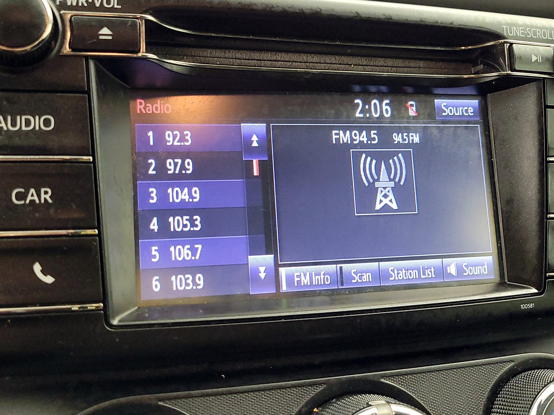 Thumbnail: 2018 Toyota RAV4 - 15