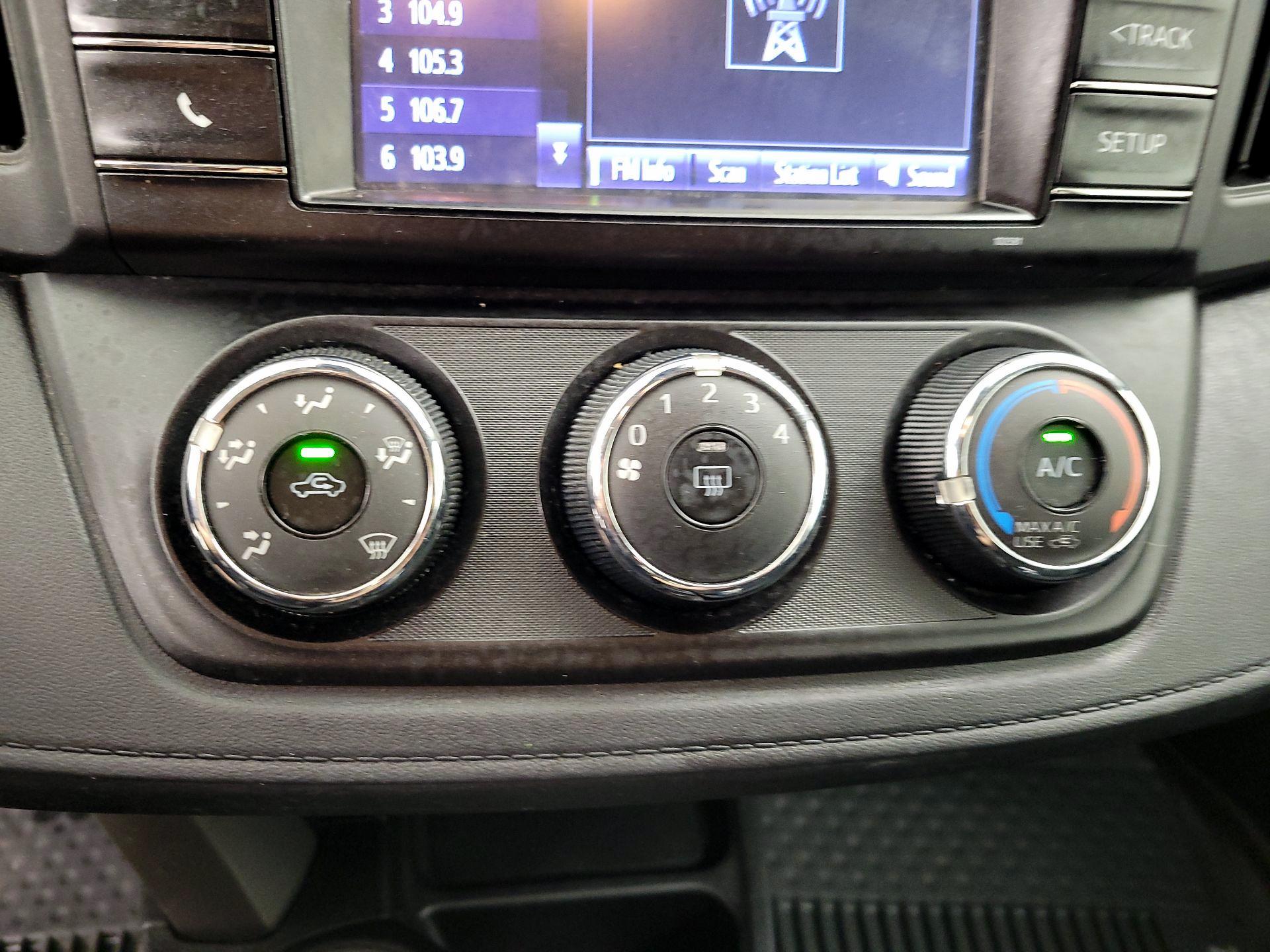 Thumbnail: 2018 Toyota RAV4 - 16