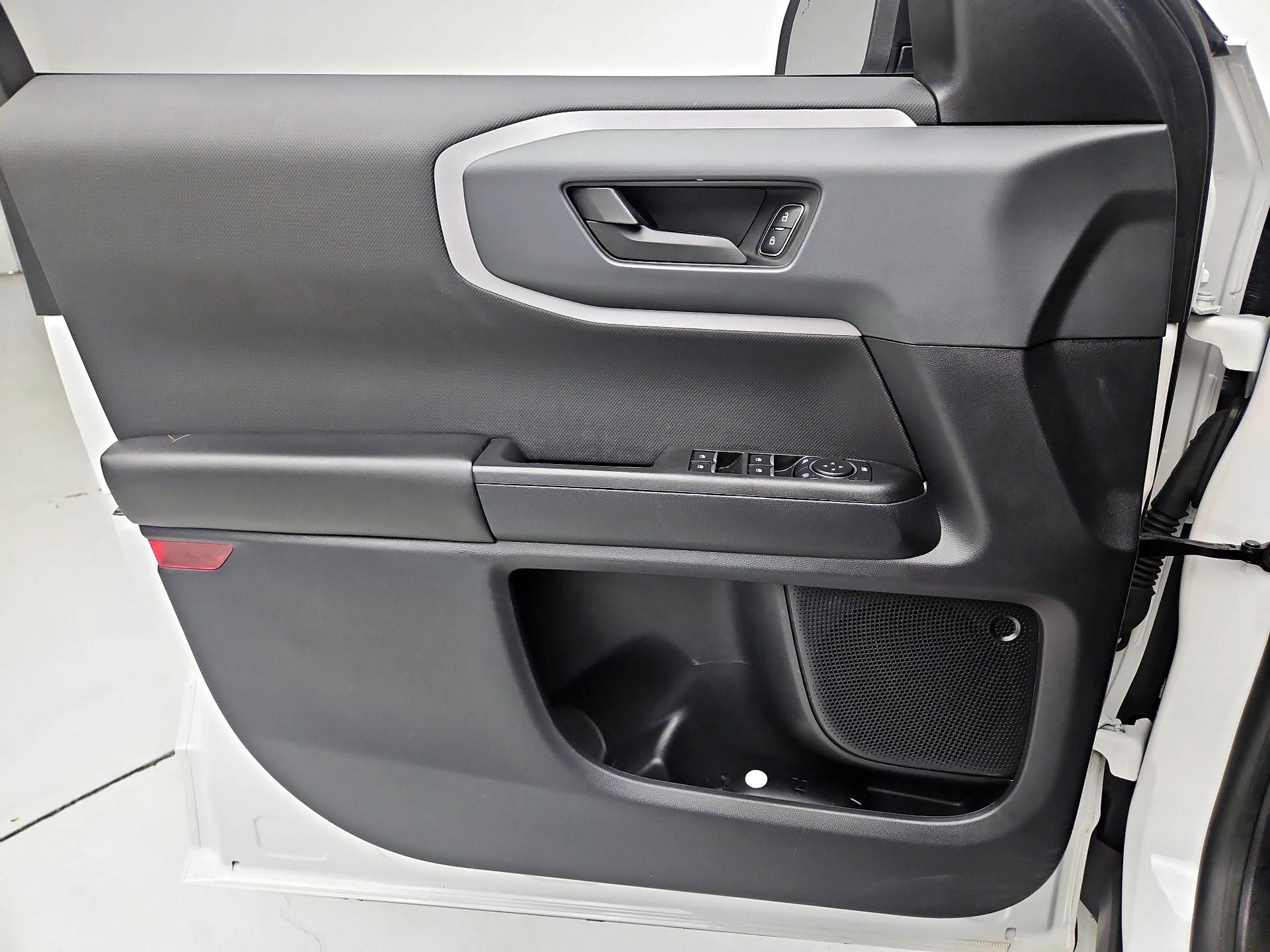 Thumbnail: 2023 Ford Bronco Sport - 12