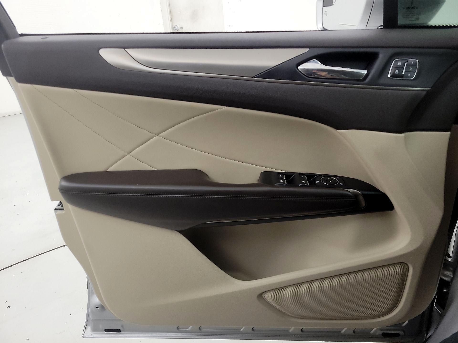 Thumbnail: 2018 Lincoln MKC - 12