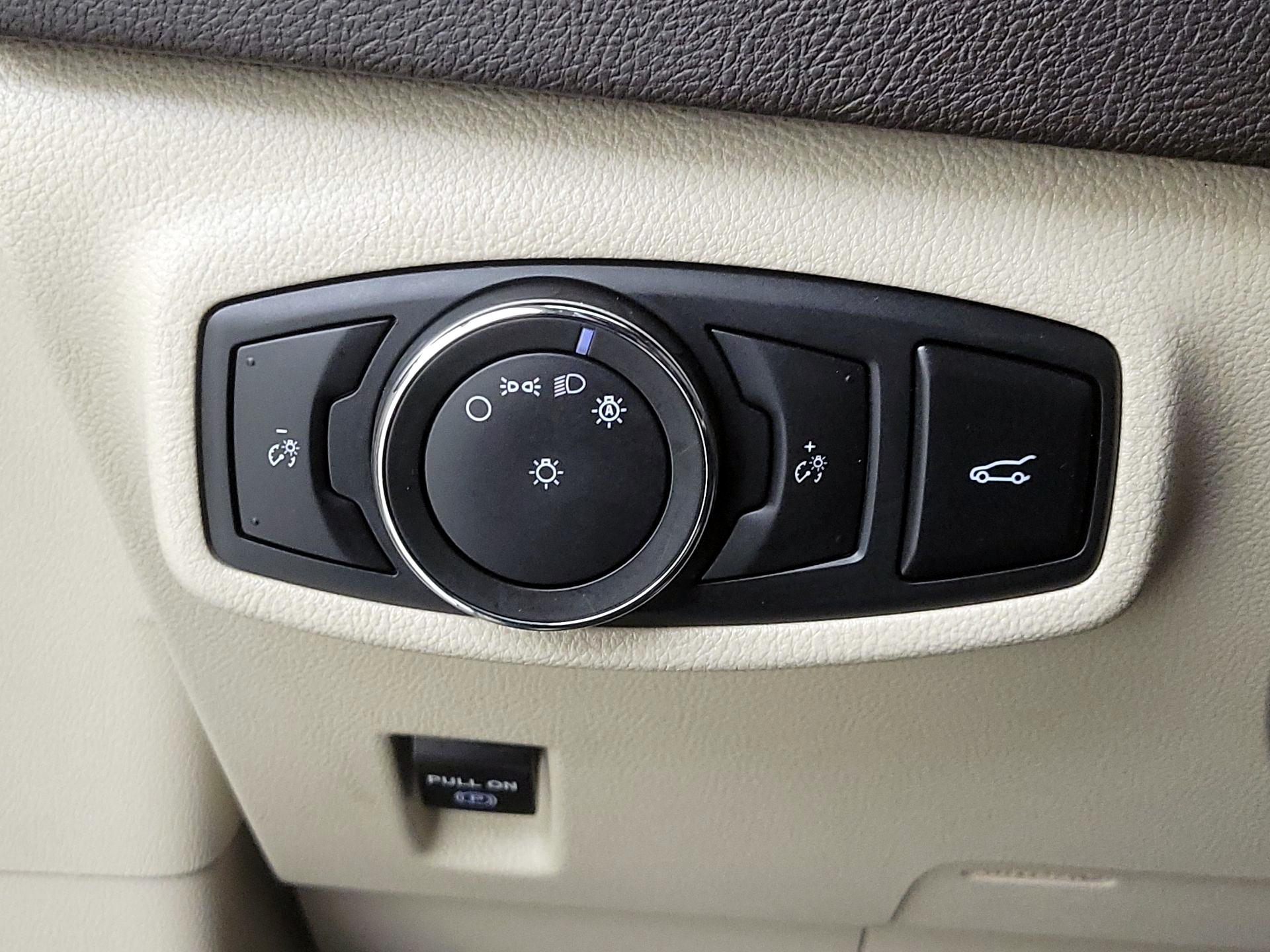 Thumbnail: 2018 Lincoln MKC - 13