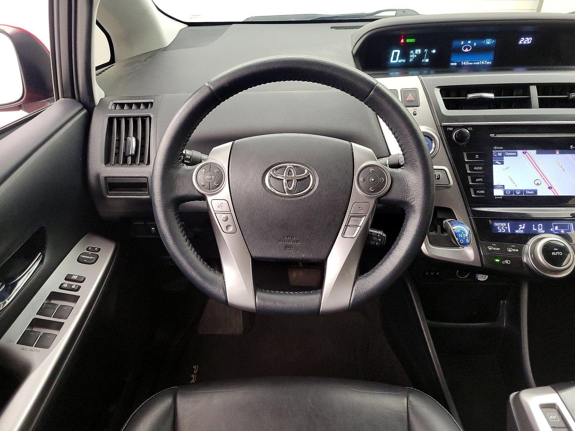 Thumbnail: 2017 Toyota Prius v - 10