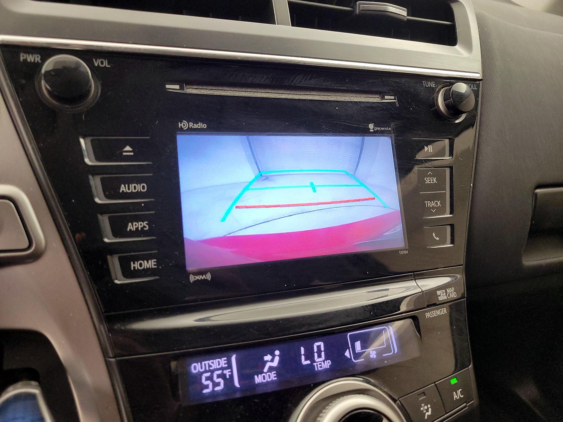 Thumbnail: 2017 Toyota Prius v - 15