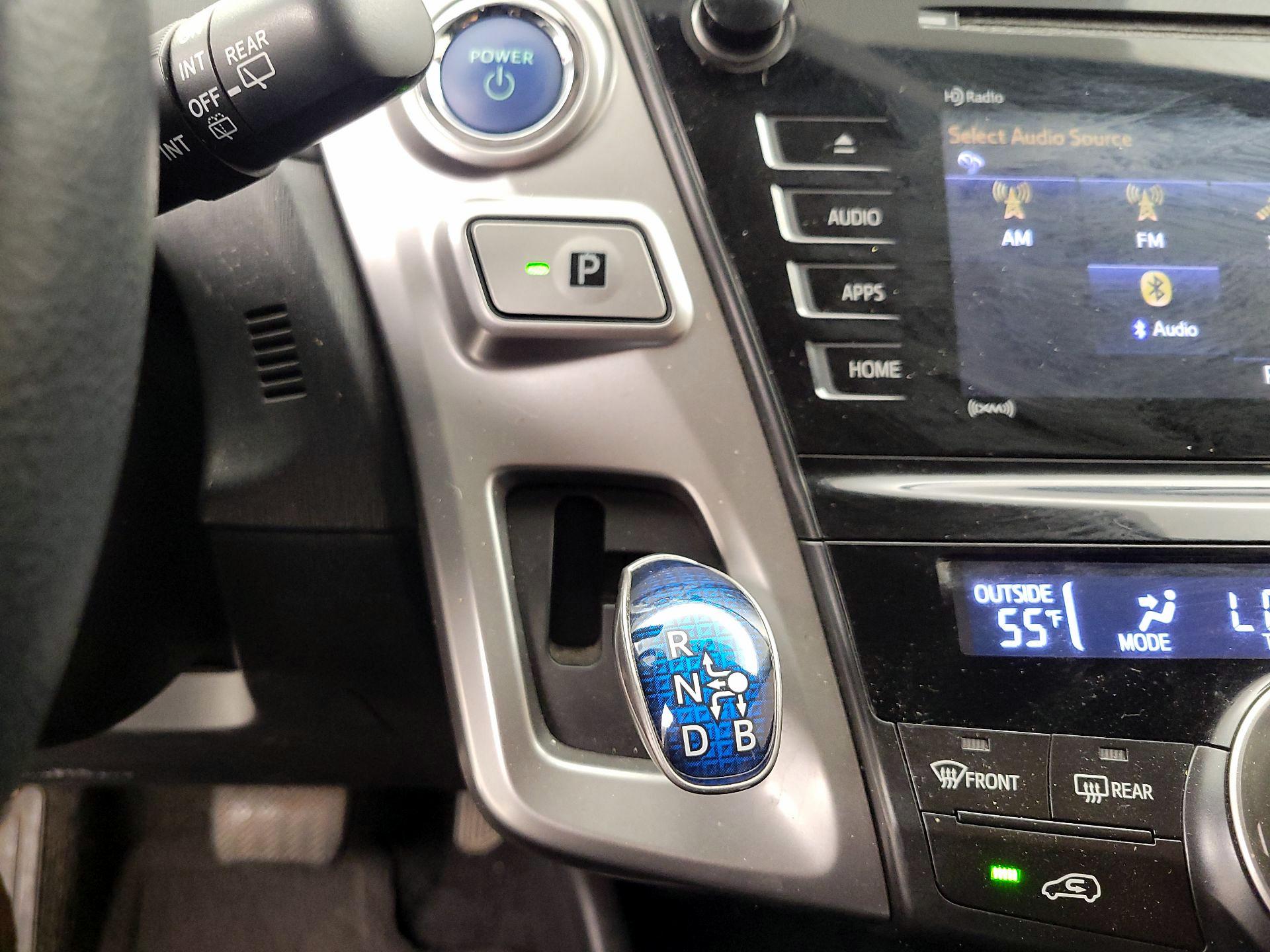 Thumbnail: 2017 Toyota Prius v - 18