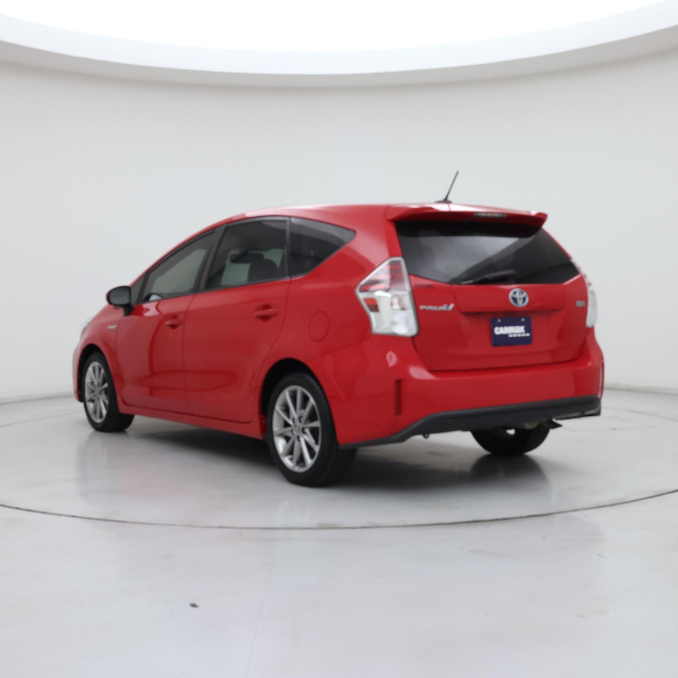 Thumbnail: 2017 Toyota Prius v - 2