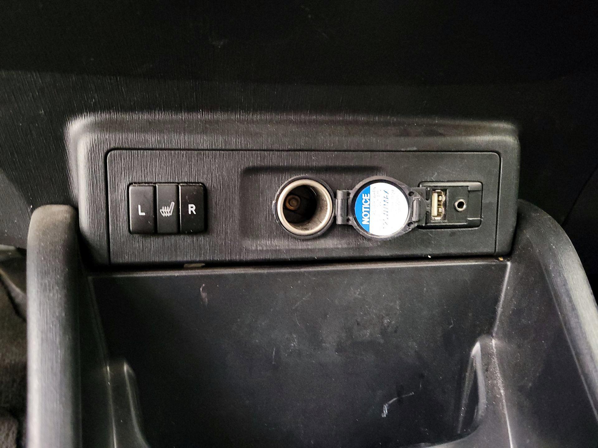 Thumbnail: 2017 Toyota Prius v - 19