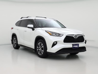 White 2020 Toyota Highlander XLE