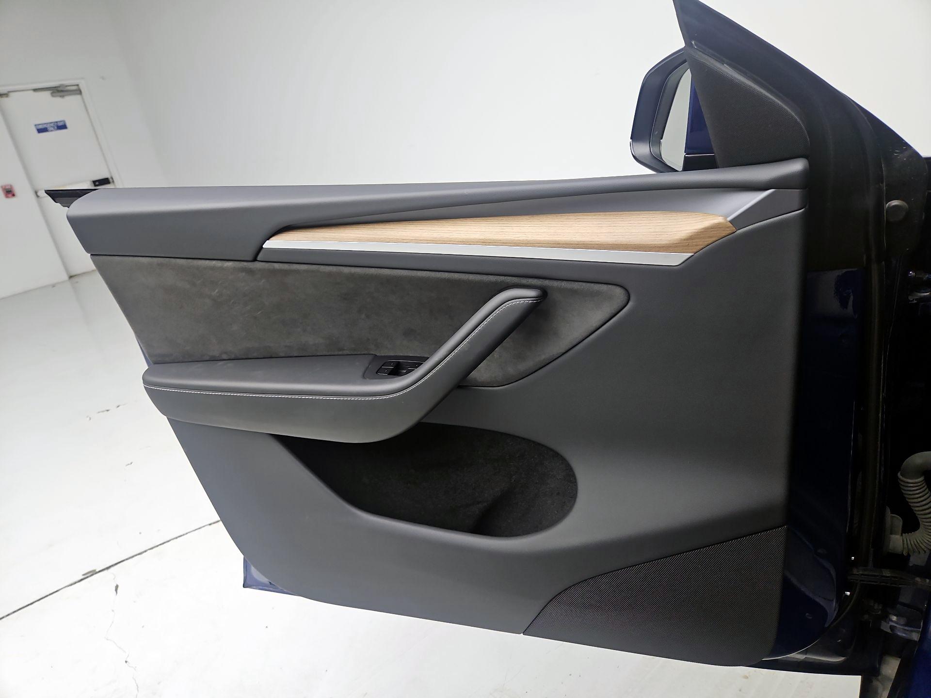 Thumbnail: 2025 Tesla Model Y - 12