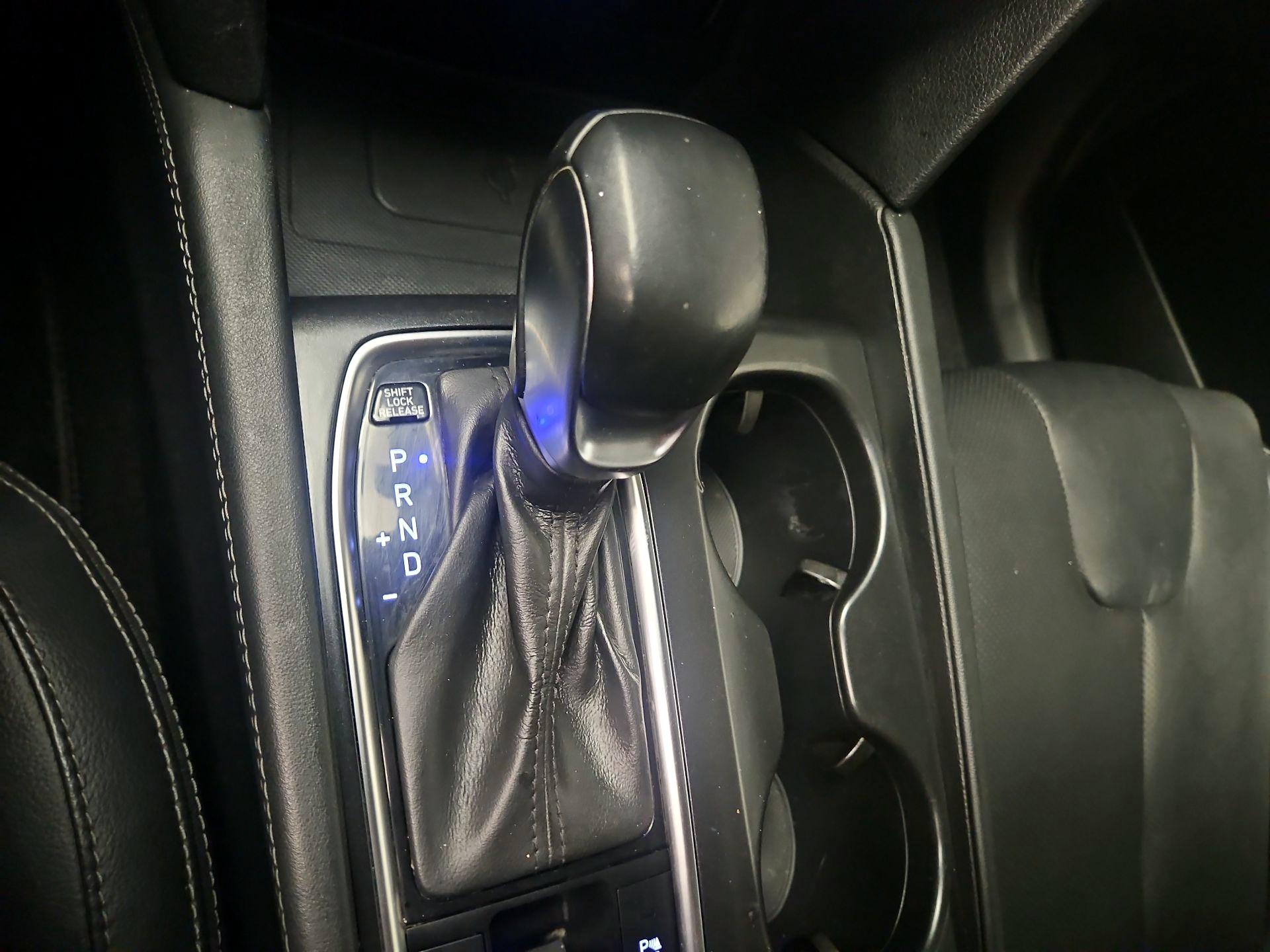 Thumbnail: 2020 Hyundai Santa Fe - 17