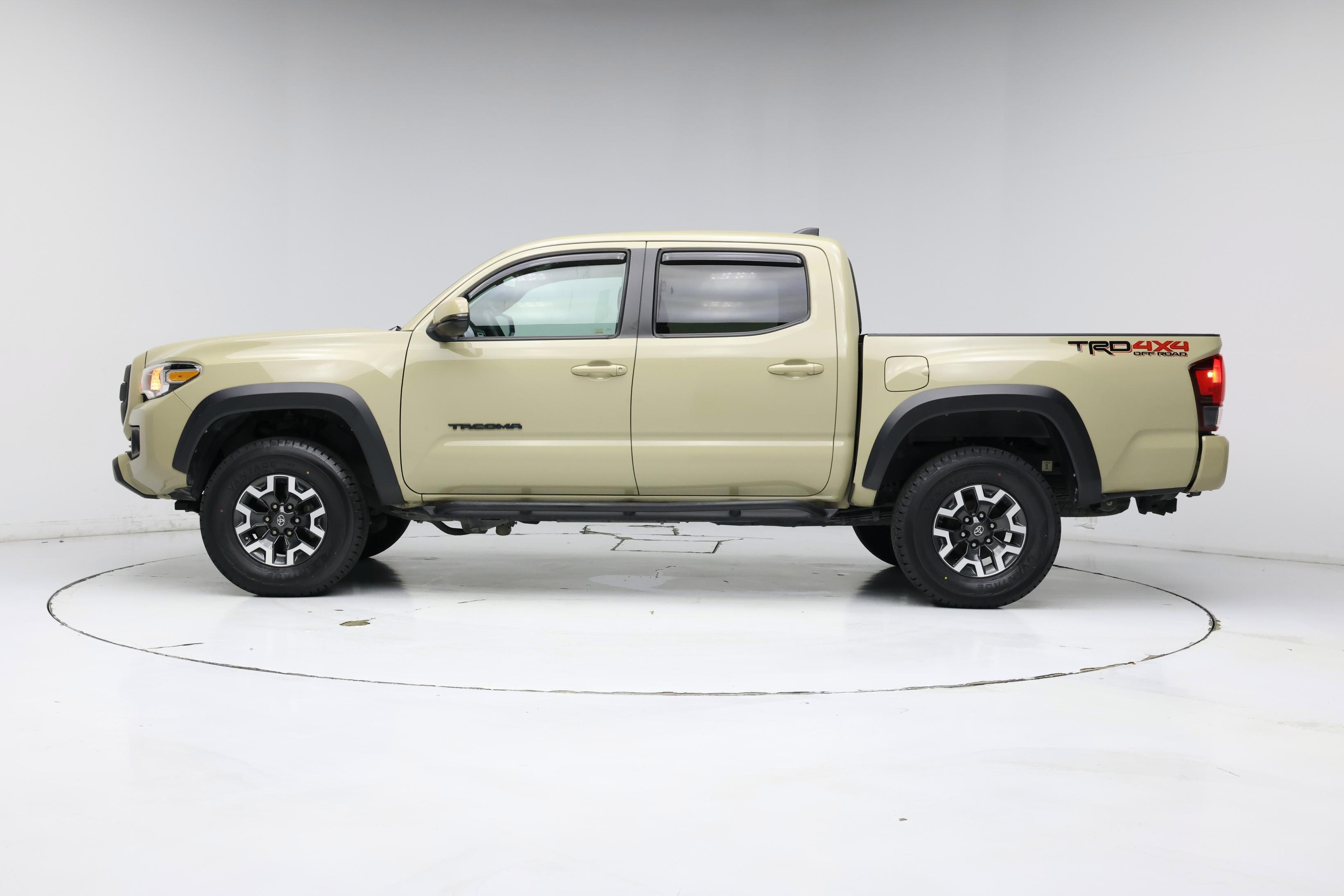 Thumbnail: 2019 Toyota Tacoma - 3