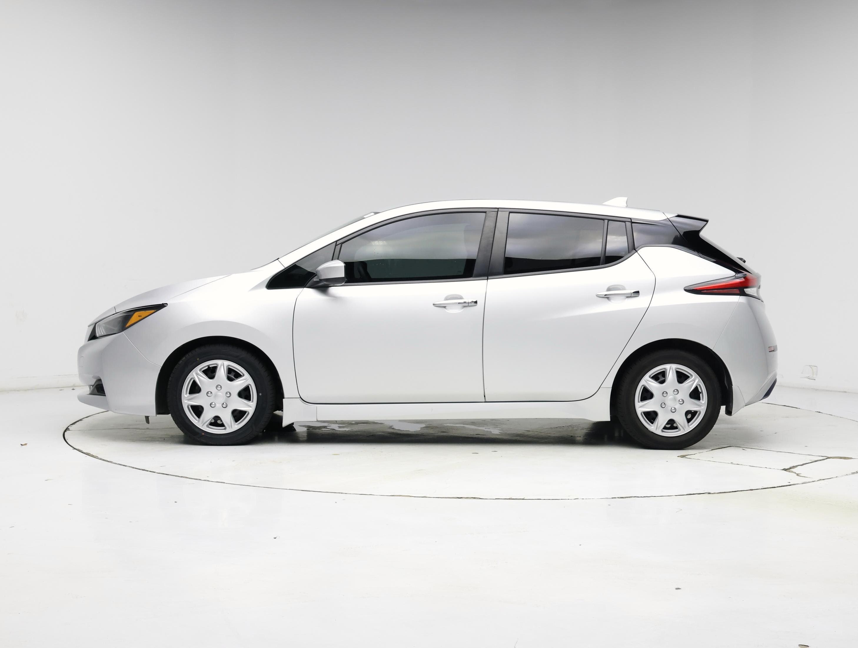 Thumbnail: 2022 Nissan Leaf - 3