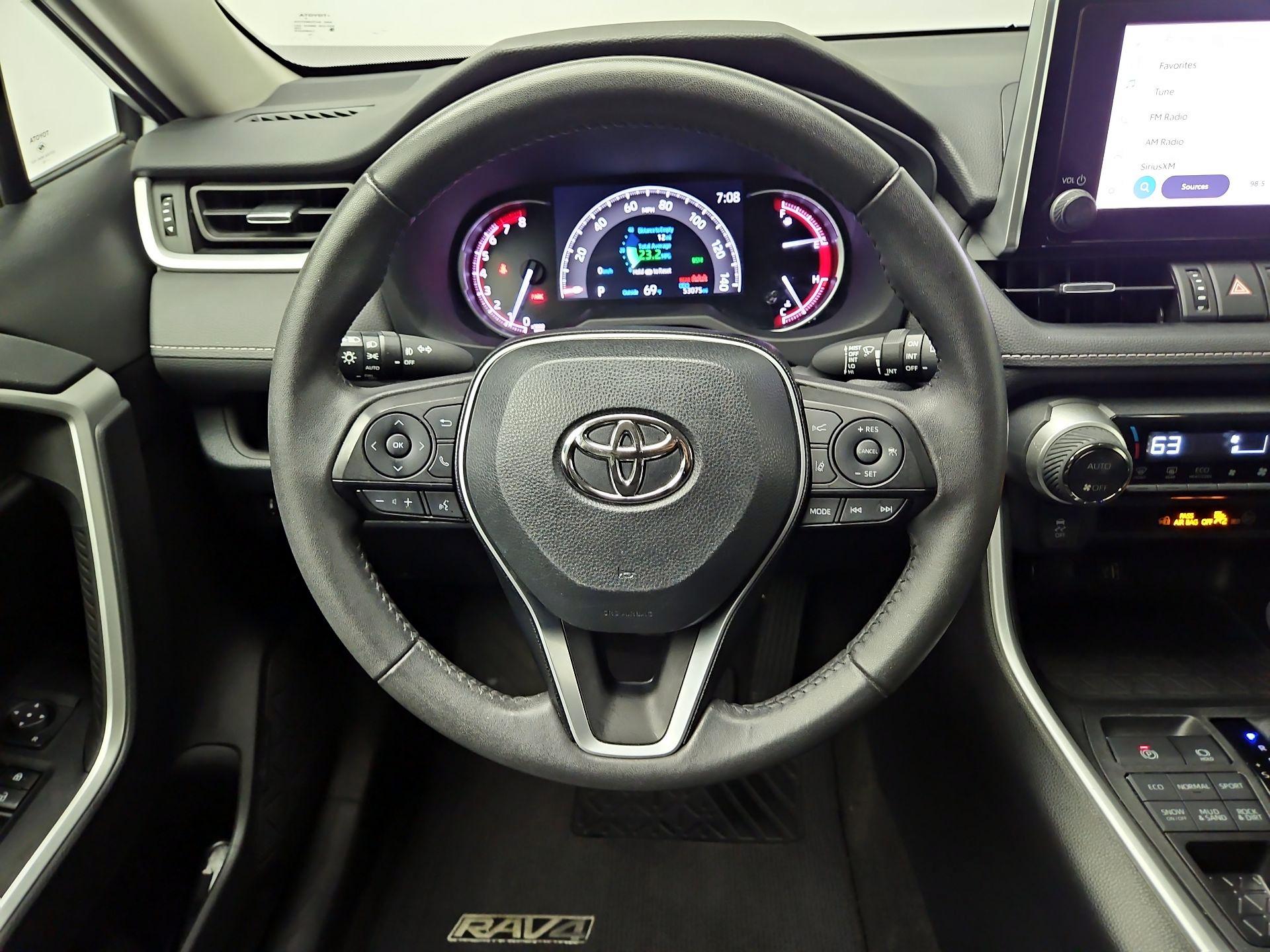 Thumbnail: 2023 Toyota RAV4 - 10