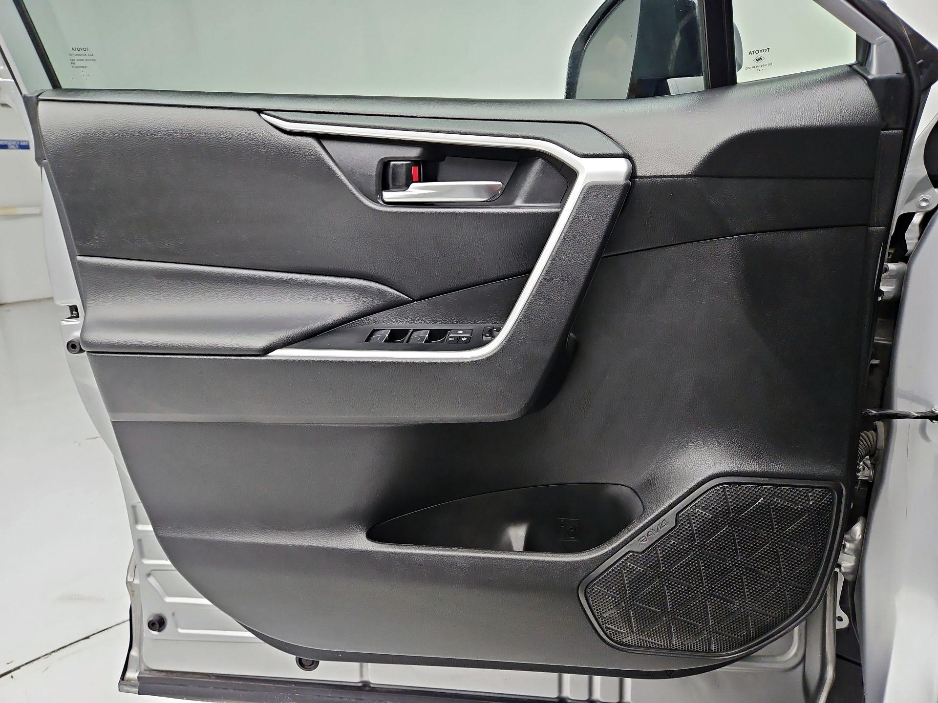 Thumbnail: 2023 Toyota RAV4 - 12