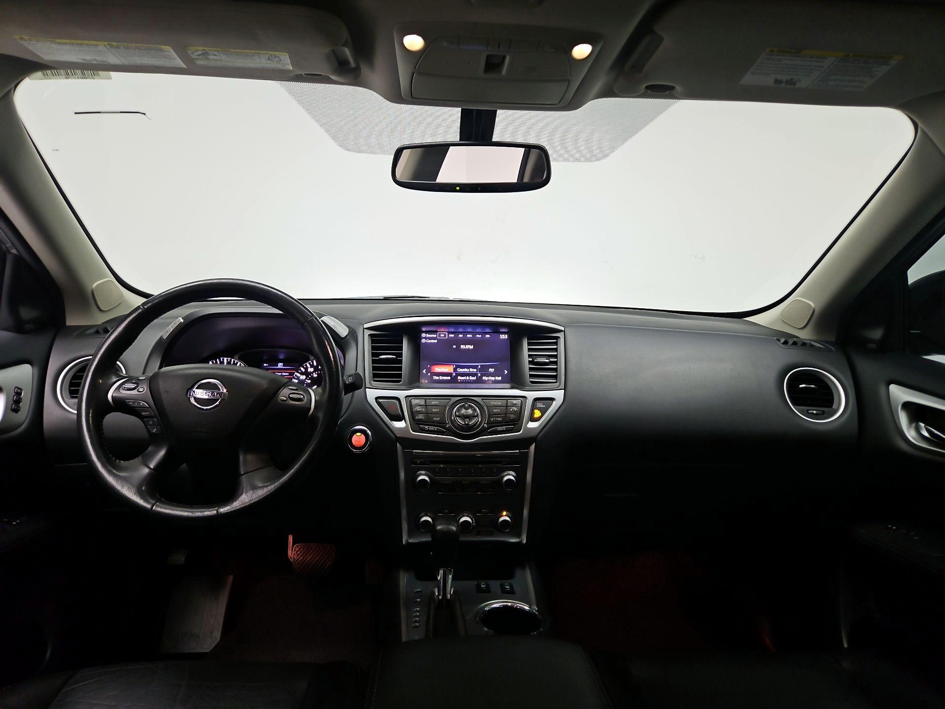 Thumbnail: 2017 Nissan Pathfinder - 9