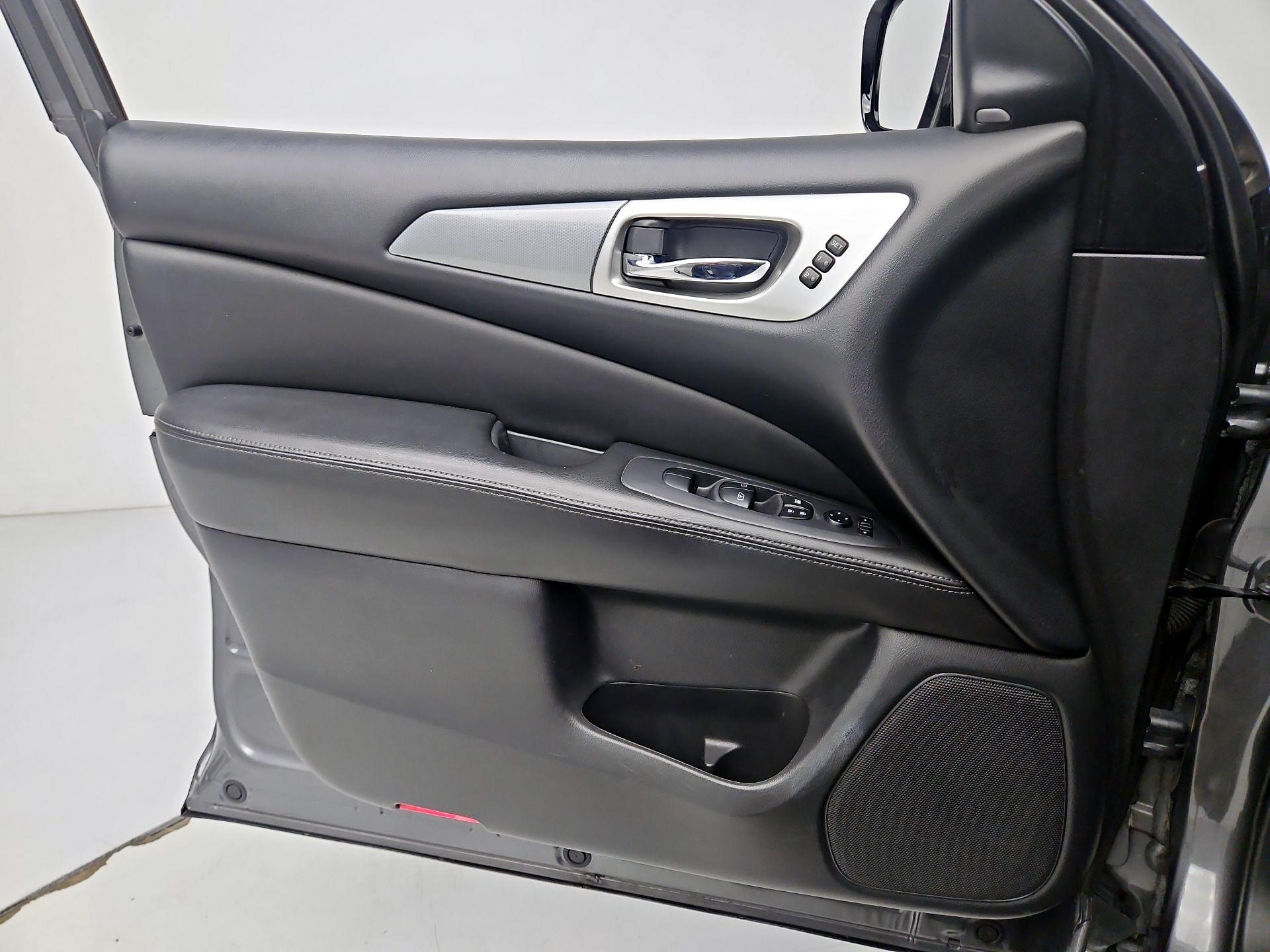 Thumbnail: 2017 Nissan Pathfinder - 12