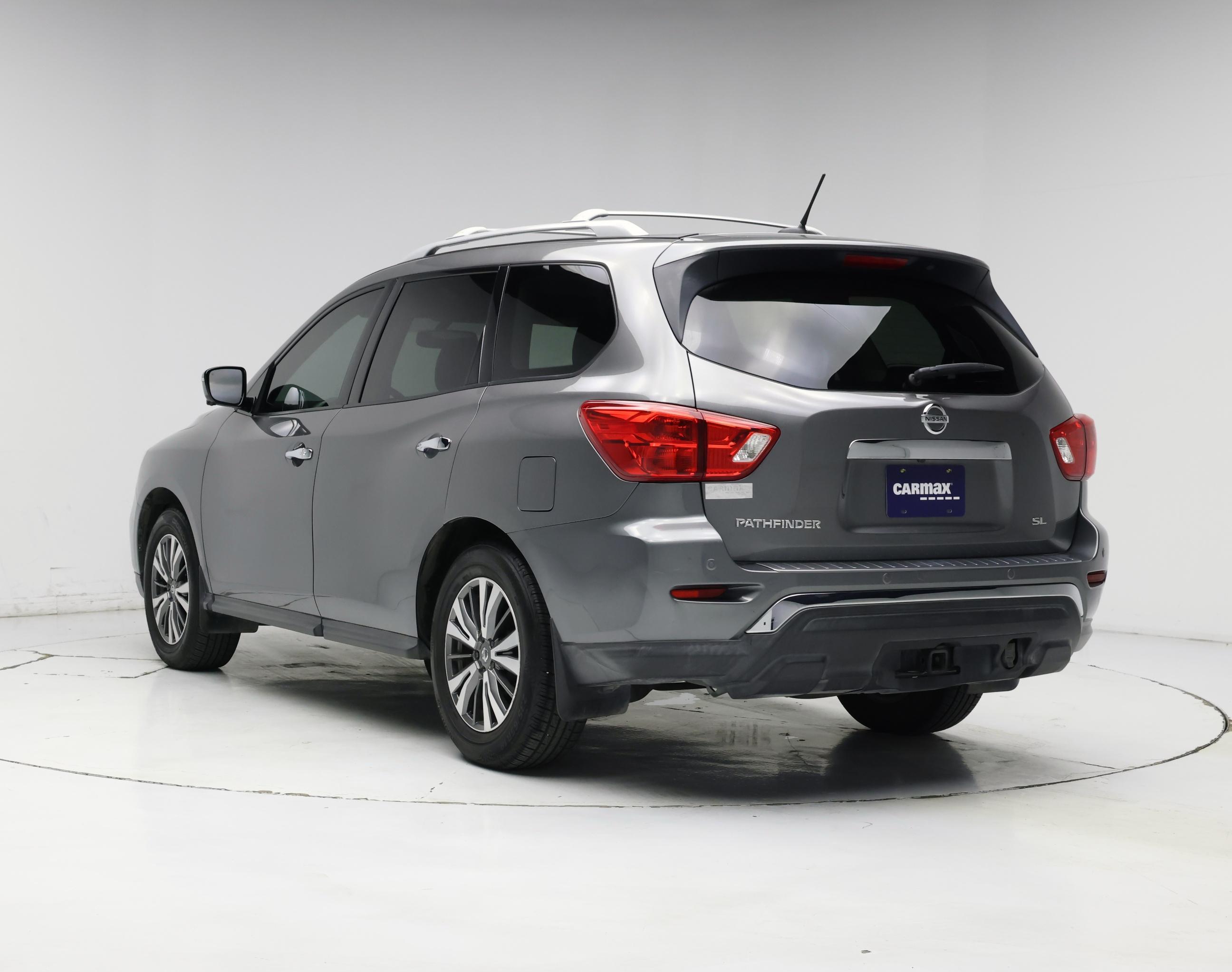 Thumbnail: 2017 Nissan Pathfinder - 2