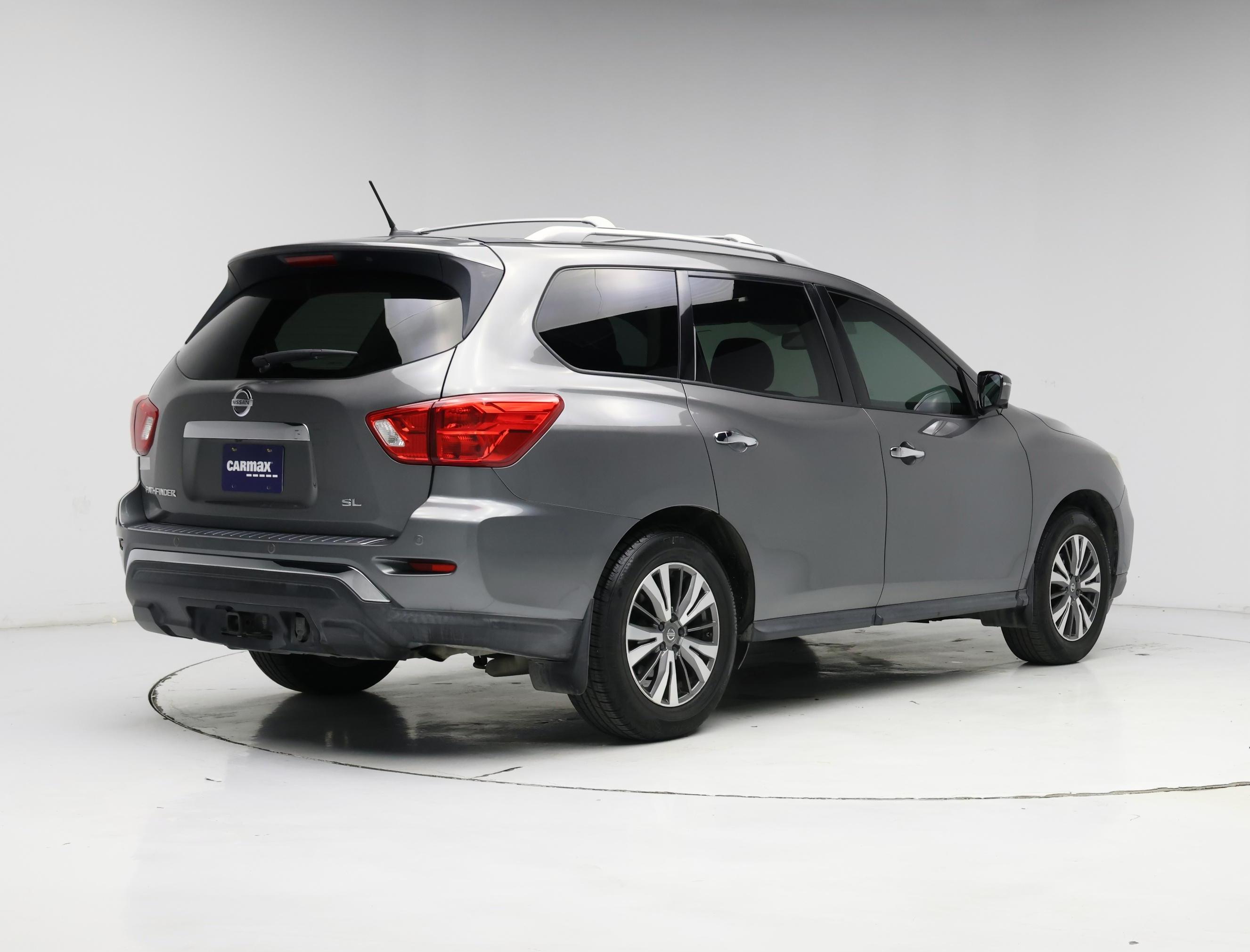 Thumbnail: 2017 Nissan Pathfinder - 8