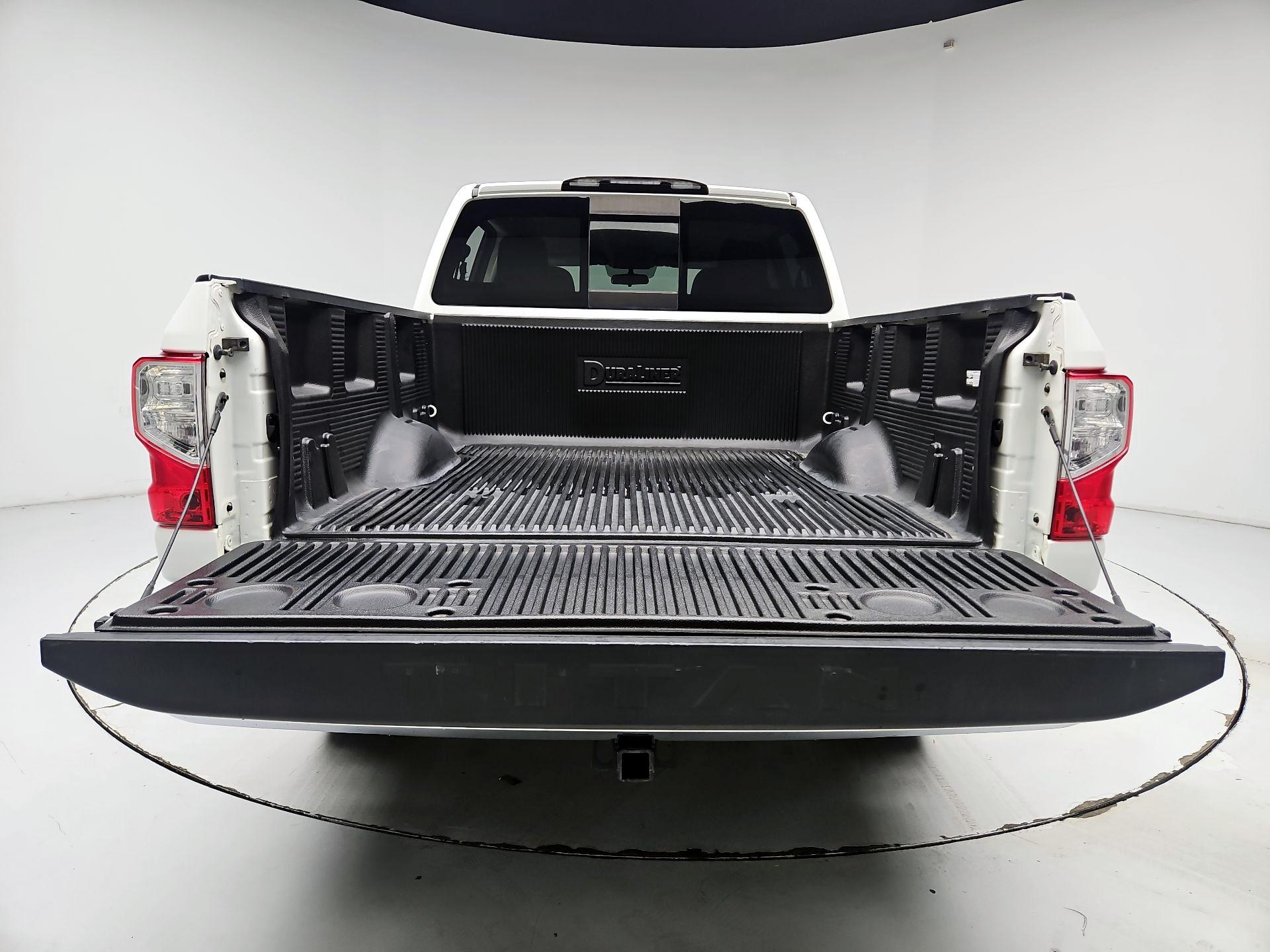 Thumbnail: 2017 Nissan Titan - 19