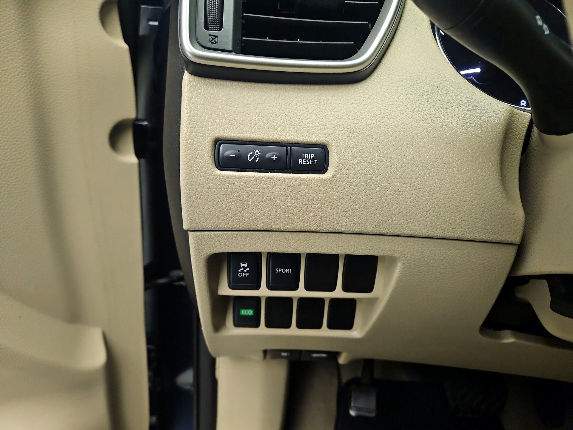 Thumbnail: 2015 Nissan Rogue - 13