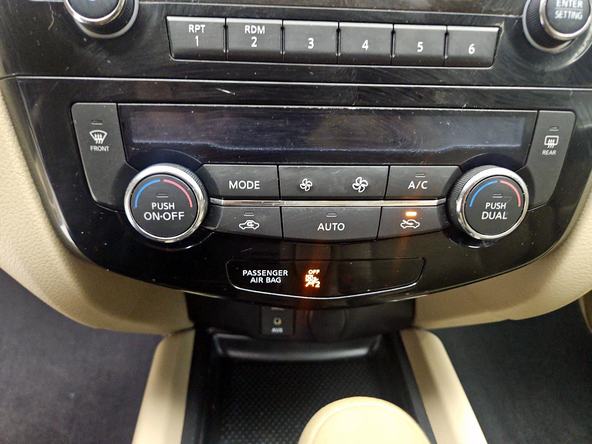 Thumbnail: 2015 Nissan Rogue - 16