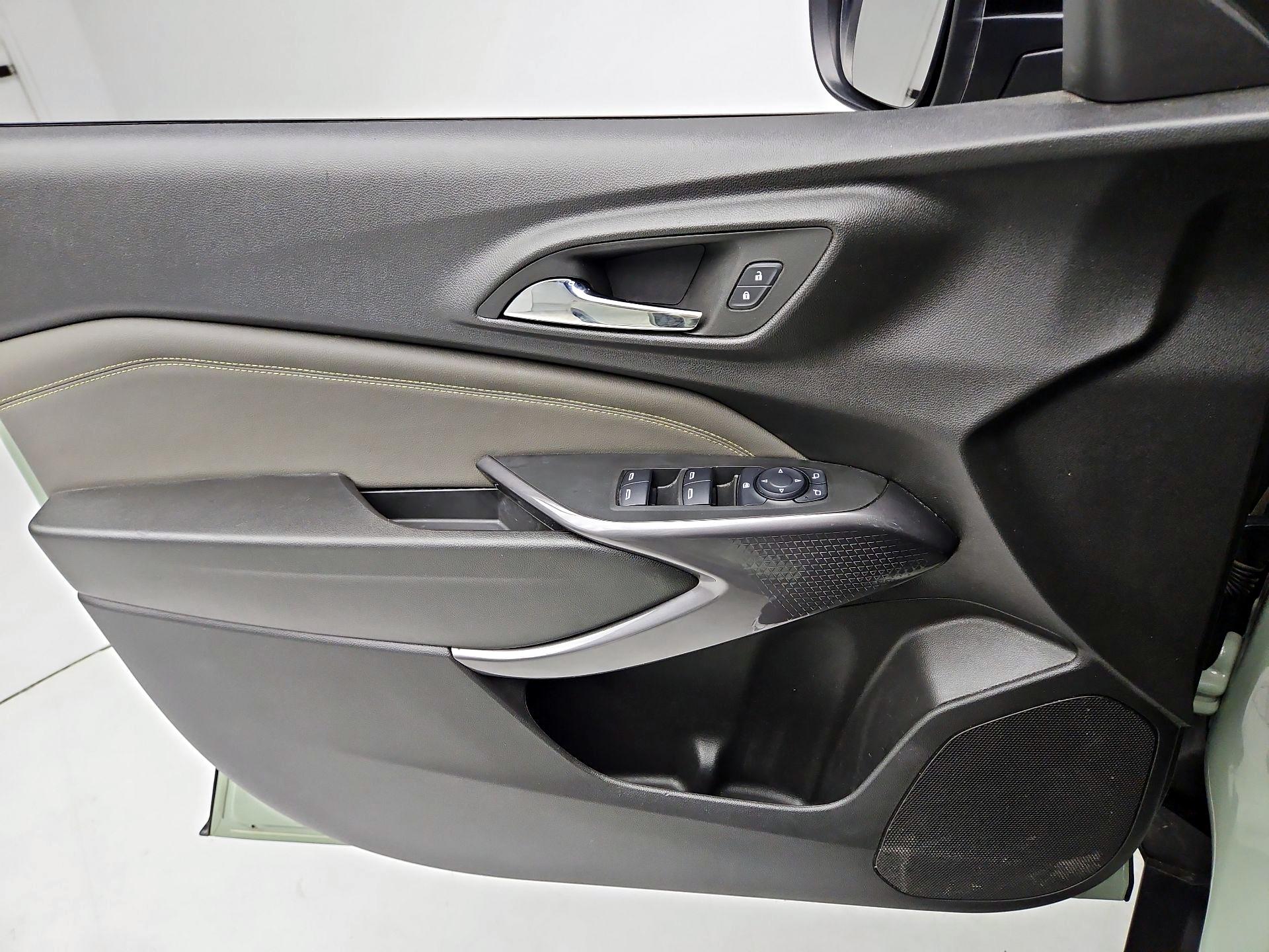 Thumbnail: 2025 Chevrolet Trax - 12