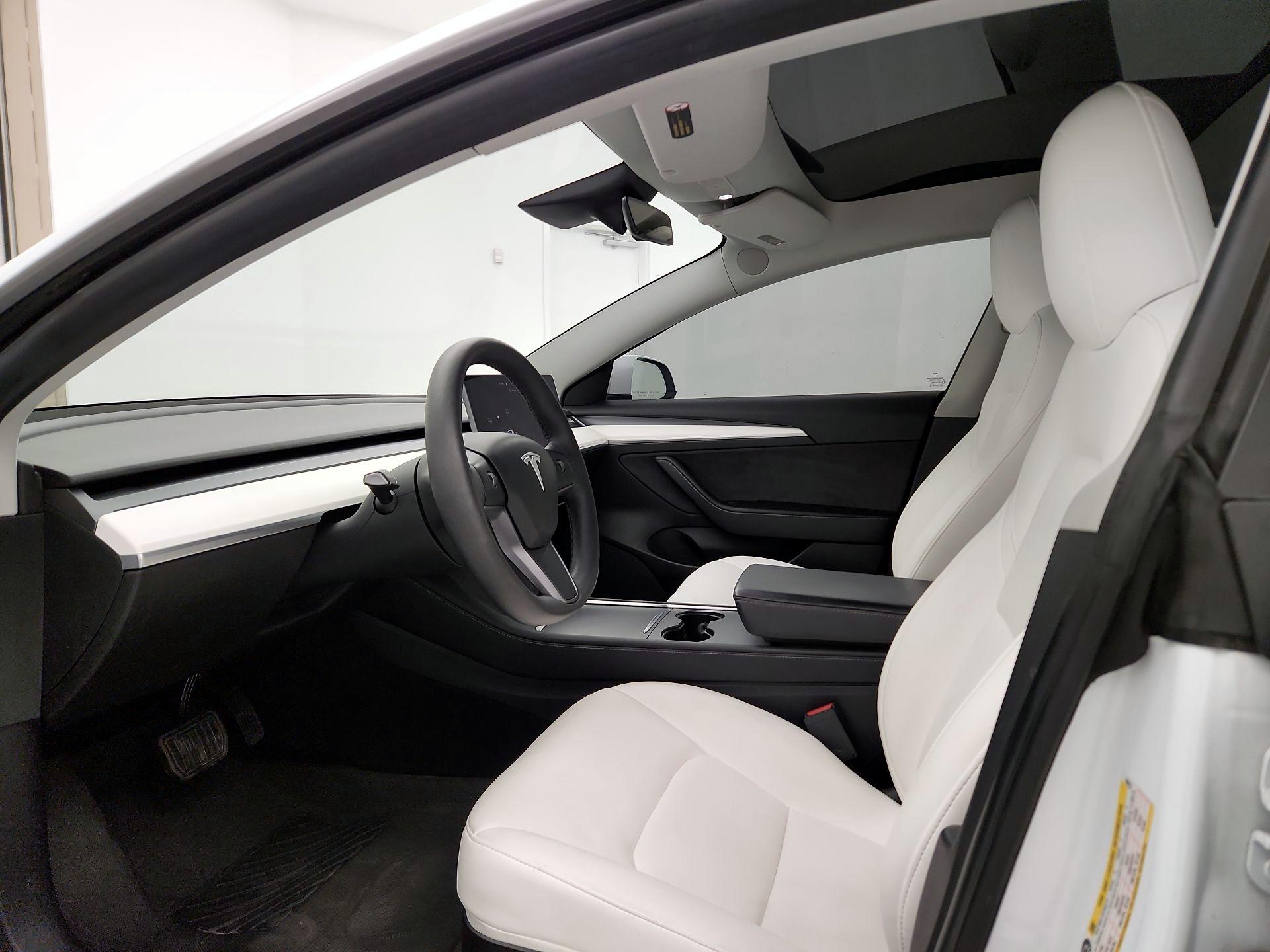 Thumbnail: 2021 Tesla Model 3 - 11