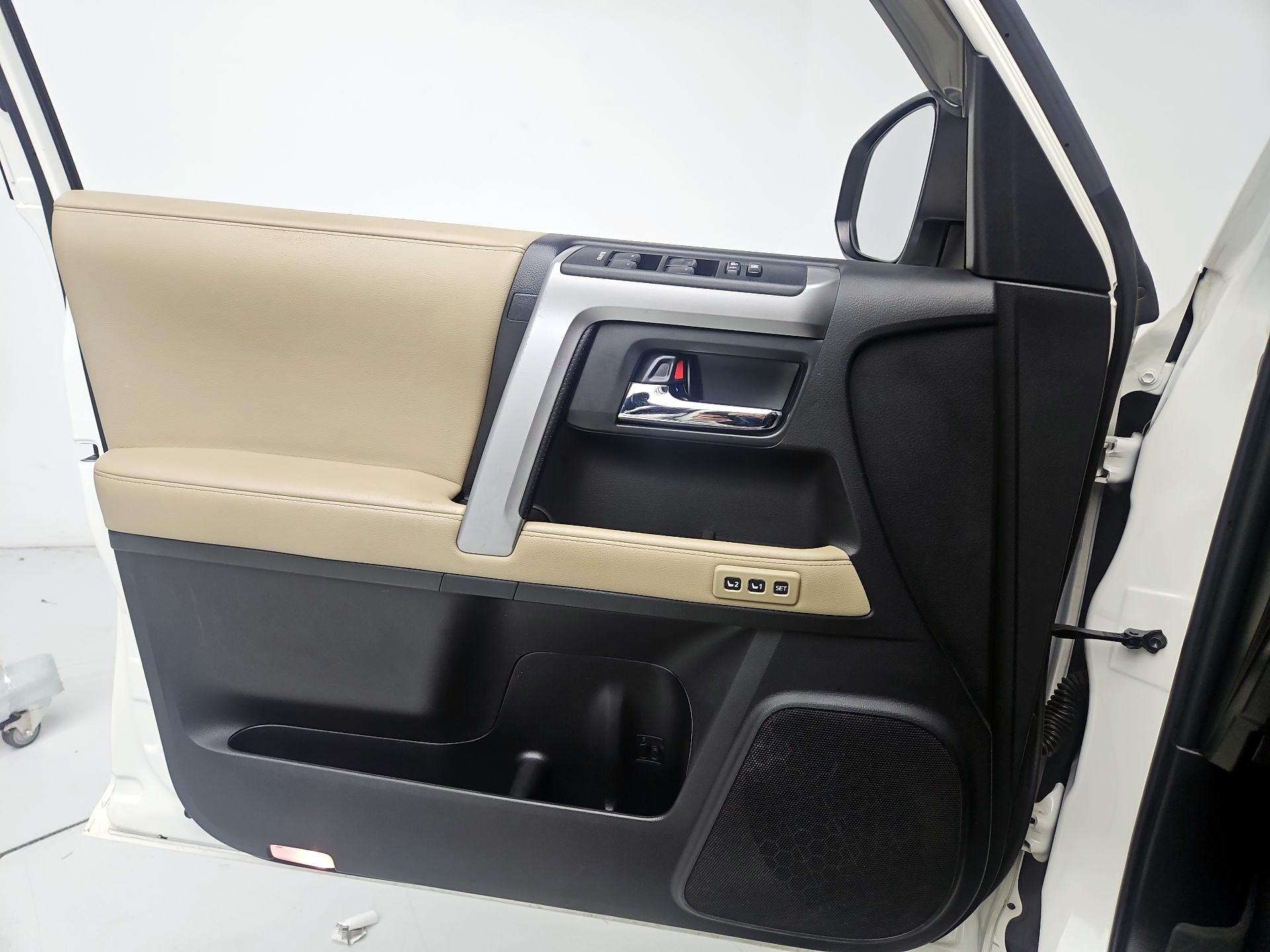 Thumbnail: 2021 Toyota 4Runner - 12