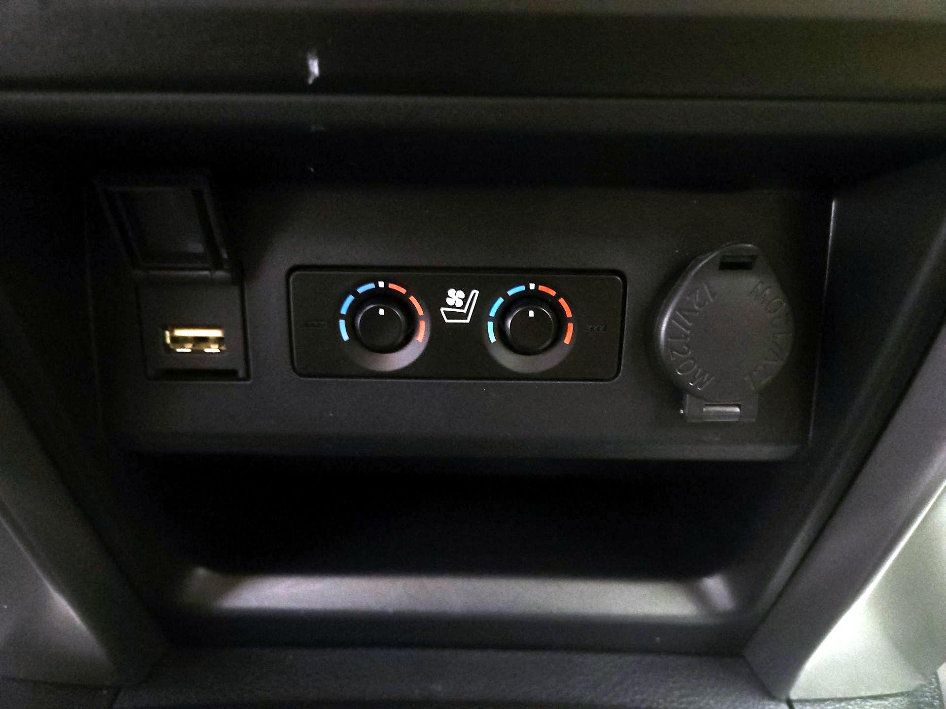 Thumbnail: 2021 Toyota 4Runner - 19