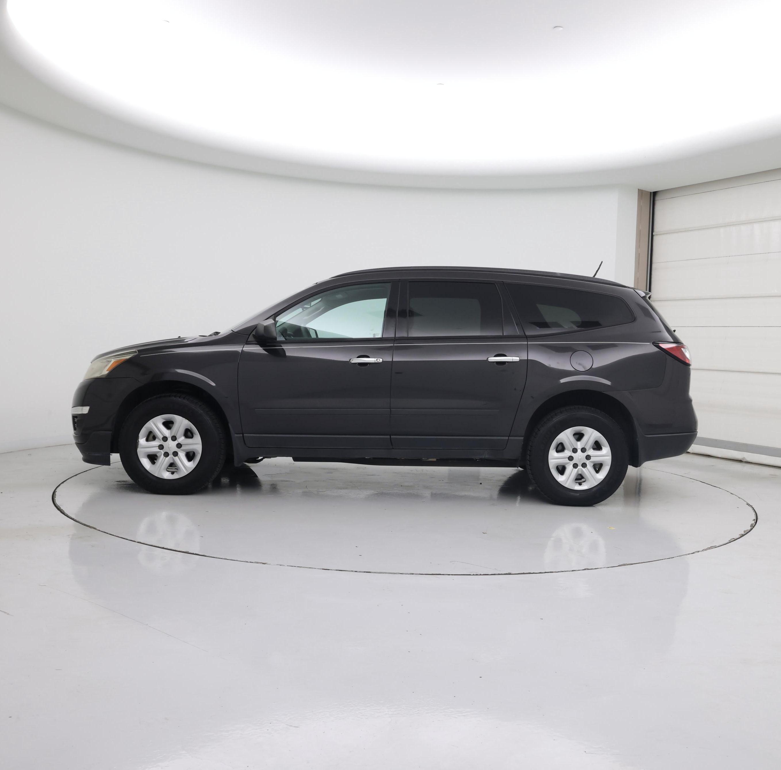 Thumbnail: 2017 Chevrolet Traverse - 3