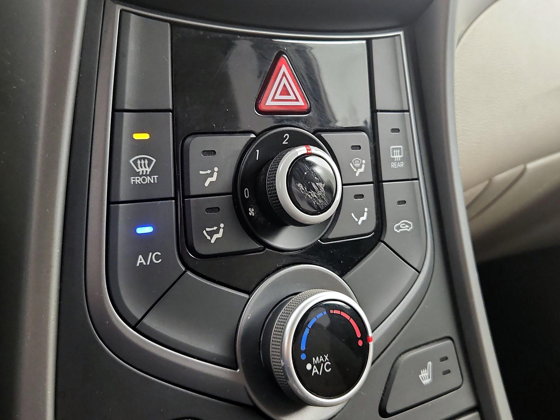 Thumbnail: 2014 Hyundai Elantra - 16